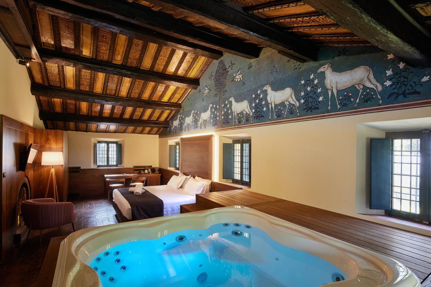 Deluxe Suite with Spa Bath - Photo 1