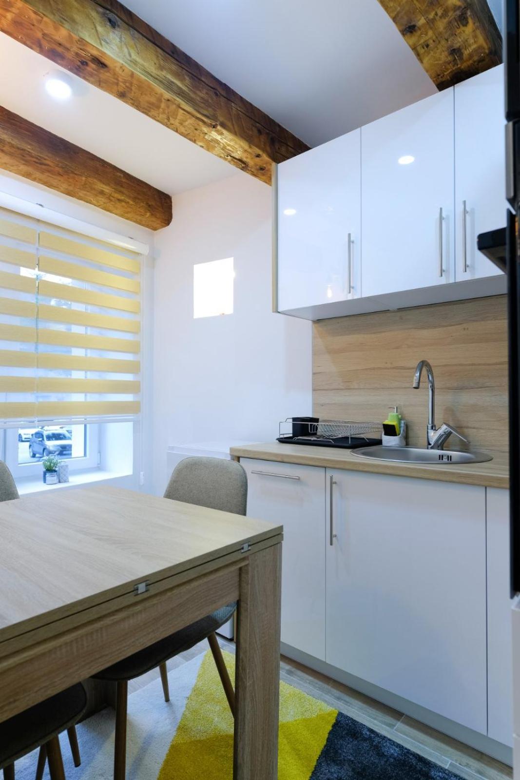 Apartment photo 2