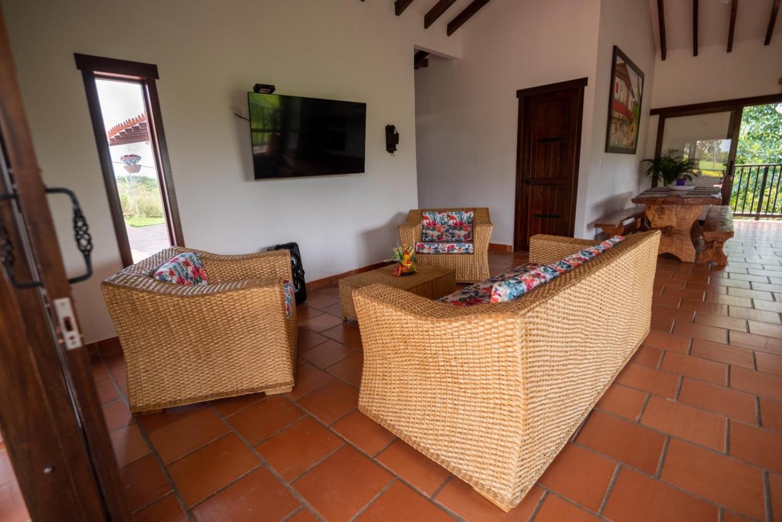 Villa photo 1