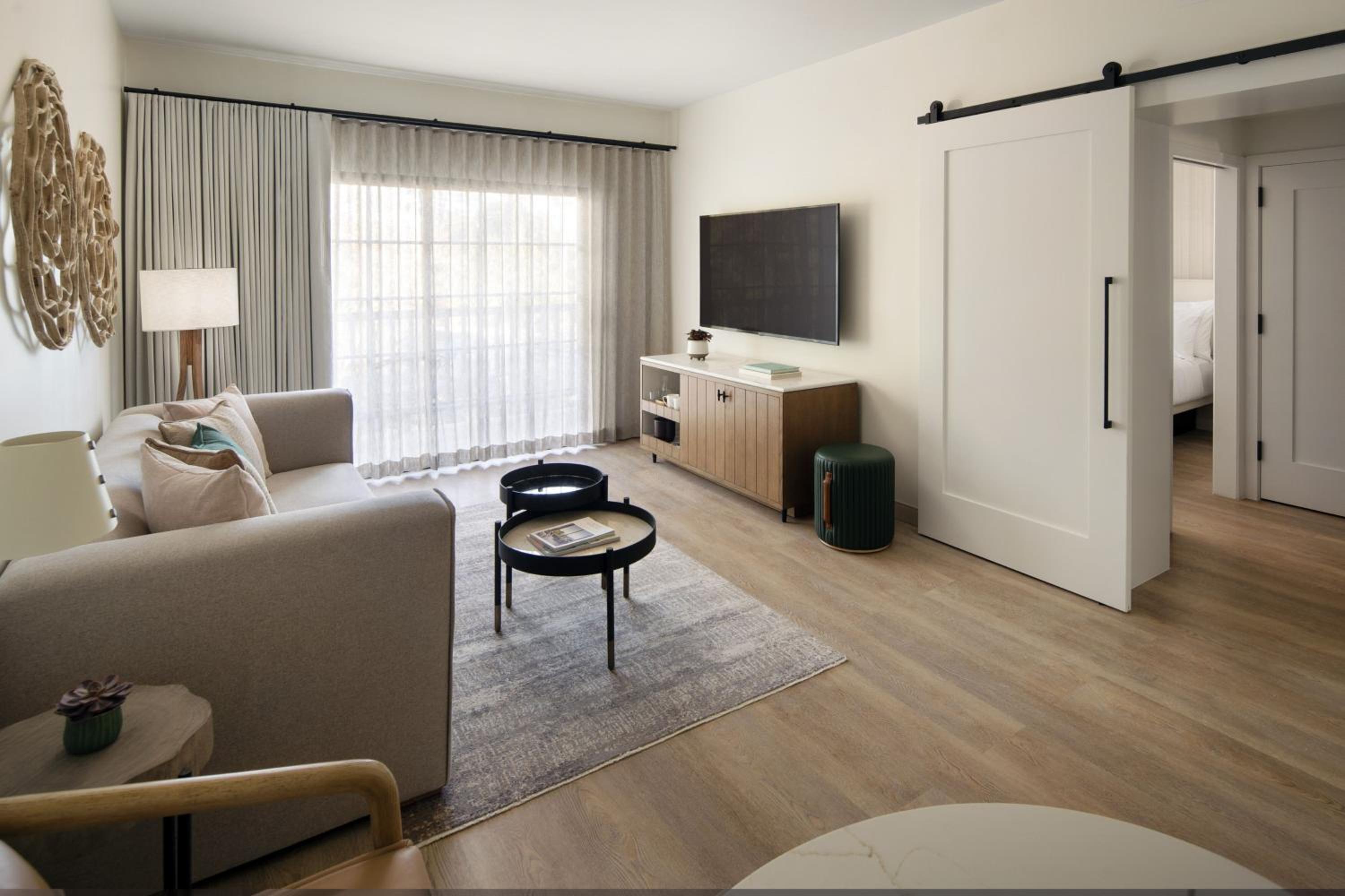 One Bedroom Standard Suite photo 3