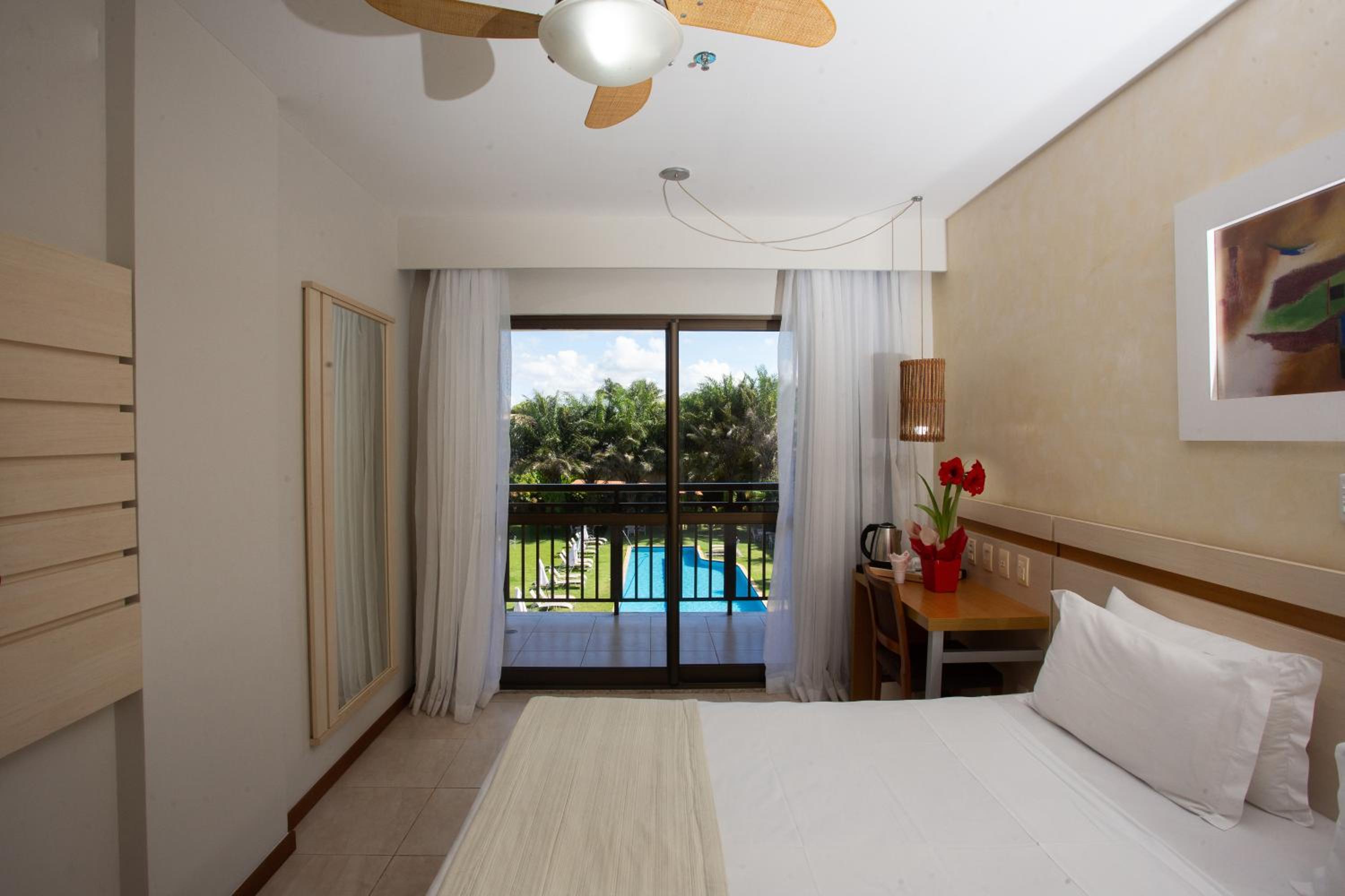 Business Room with Pool View photo 1