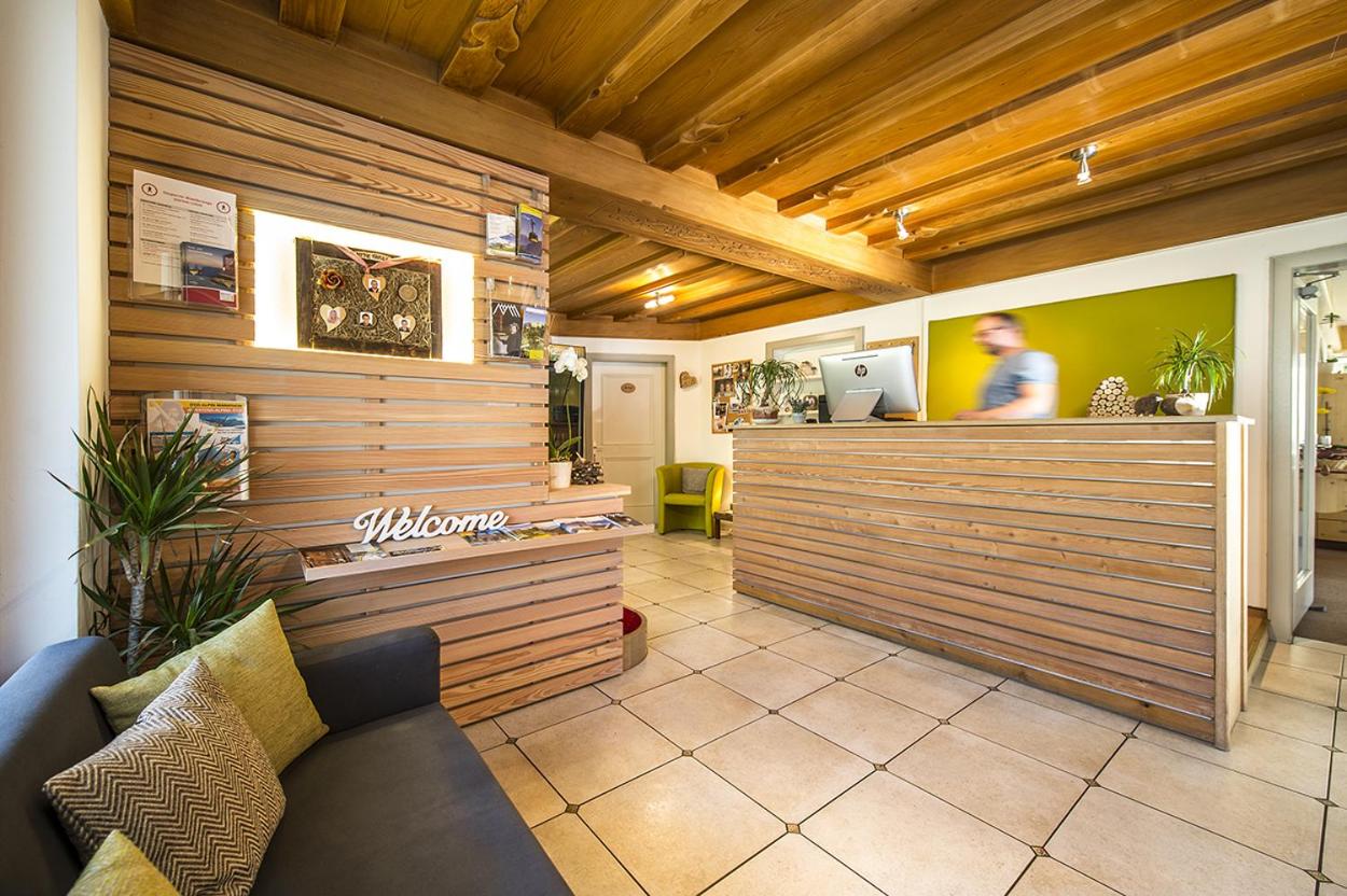 Small Double Room with Balcony and Mountain View - Photo 3