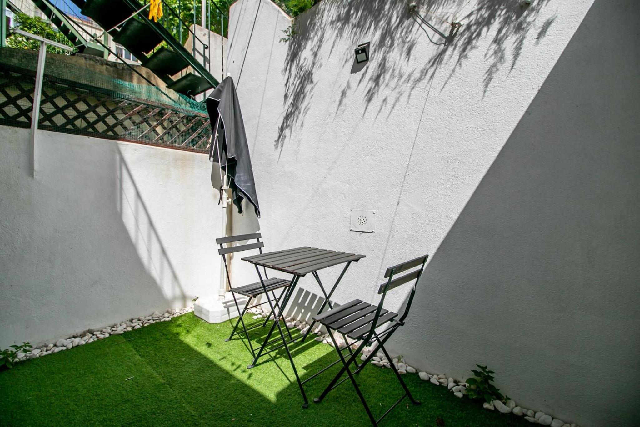 Three-Bedroom Apartment - Photo 6