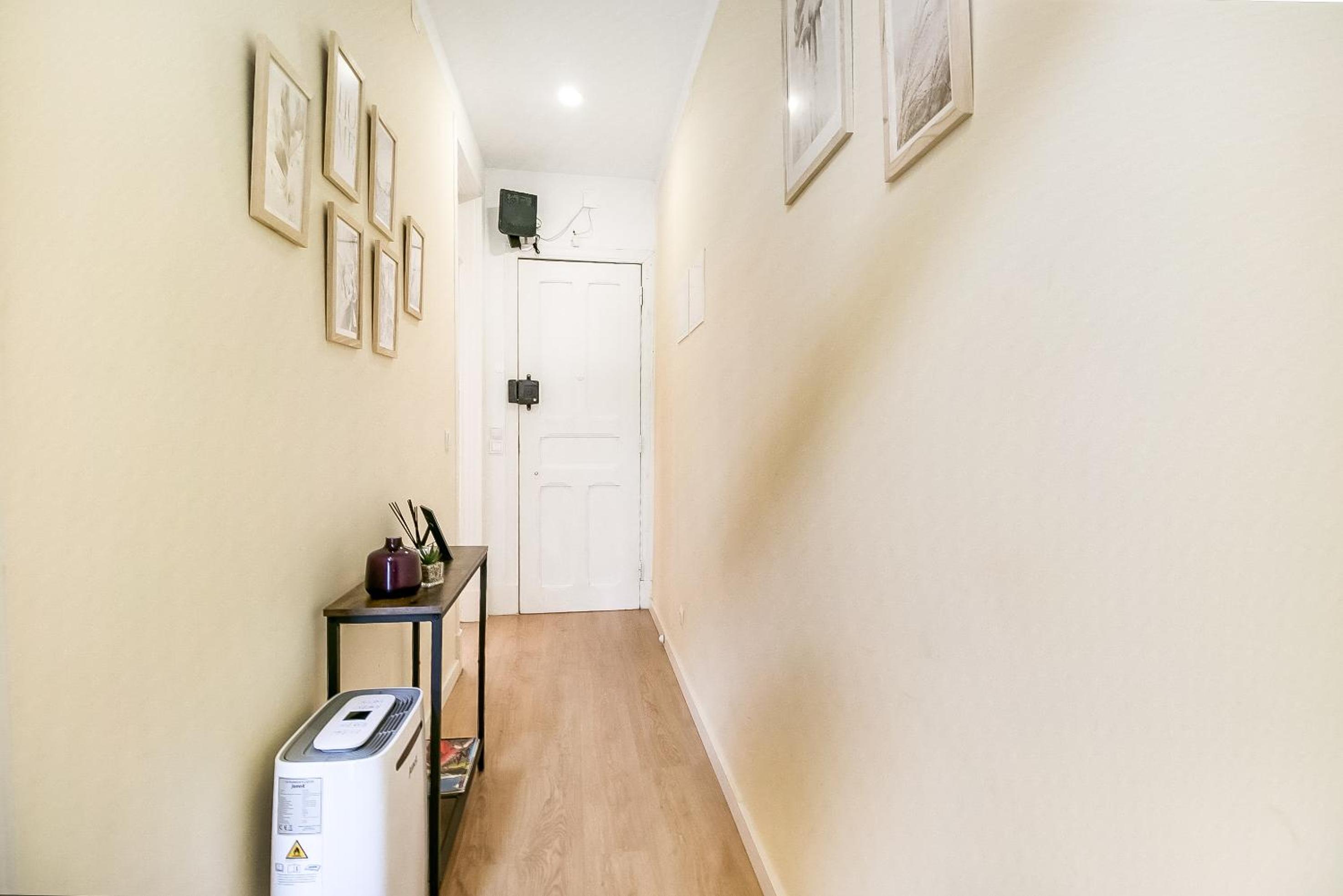 Three-Bedroom Apartment - Photo 15