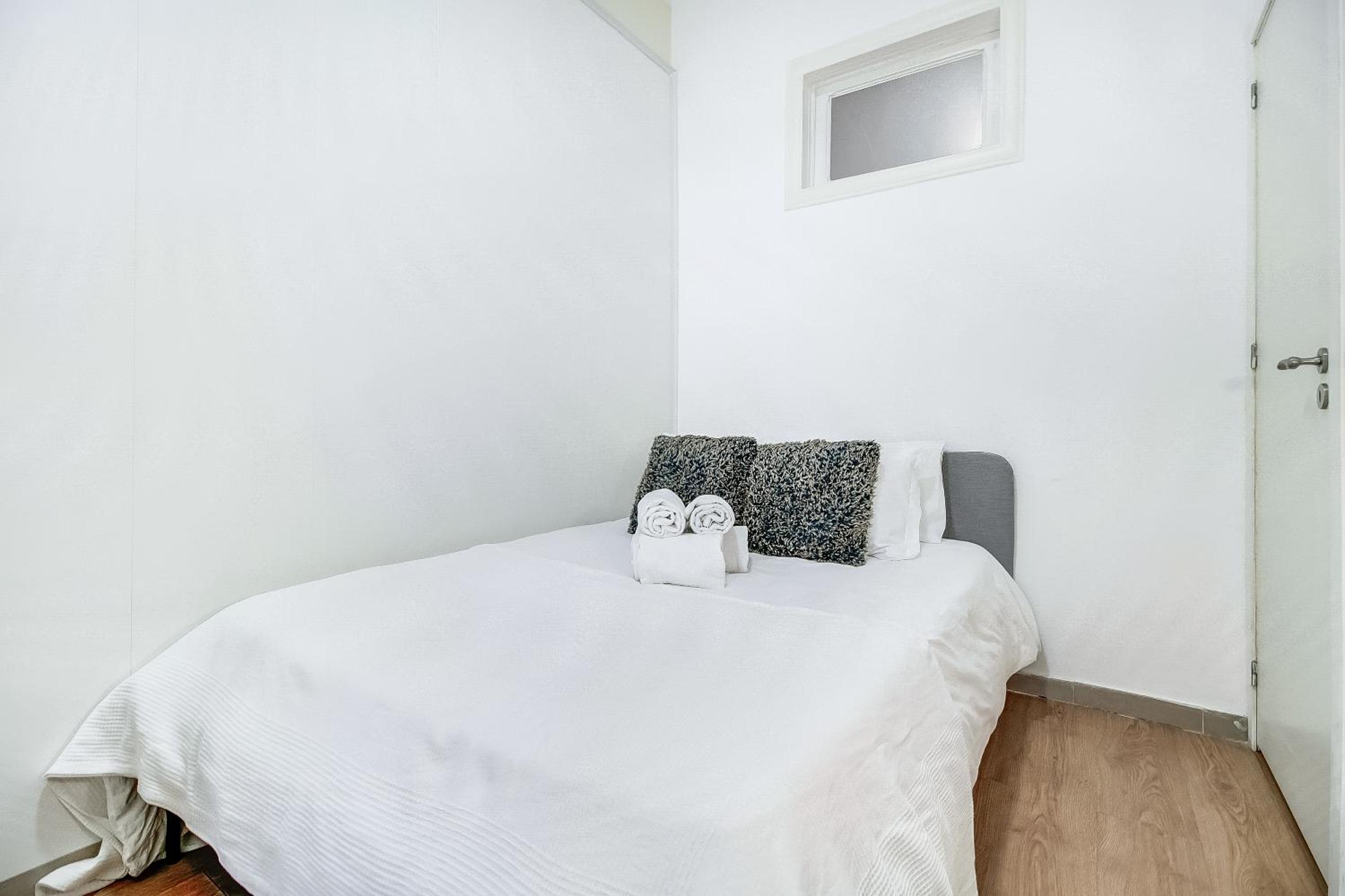 Three-Bedroom Apartment - Photo 17