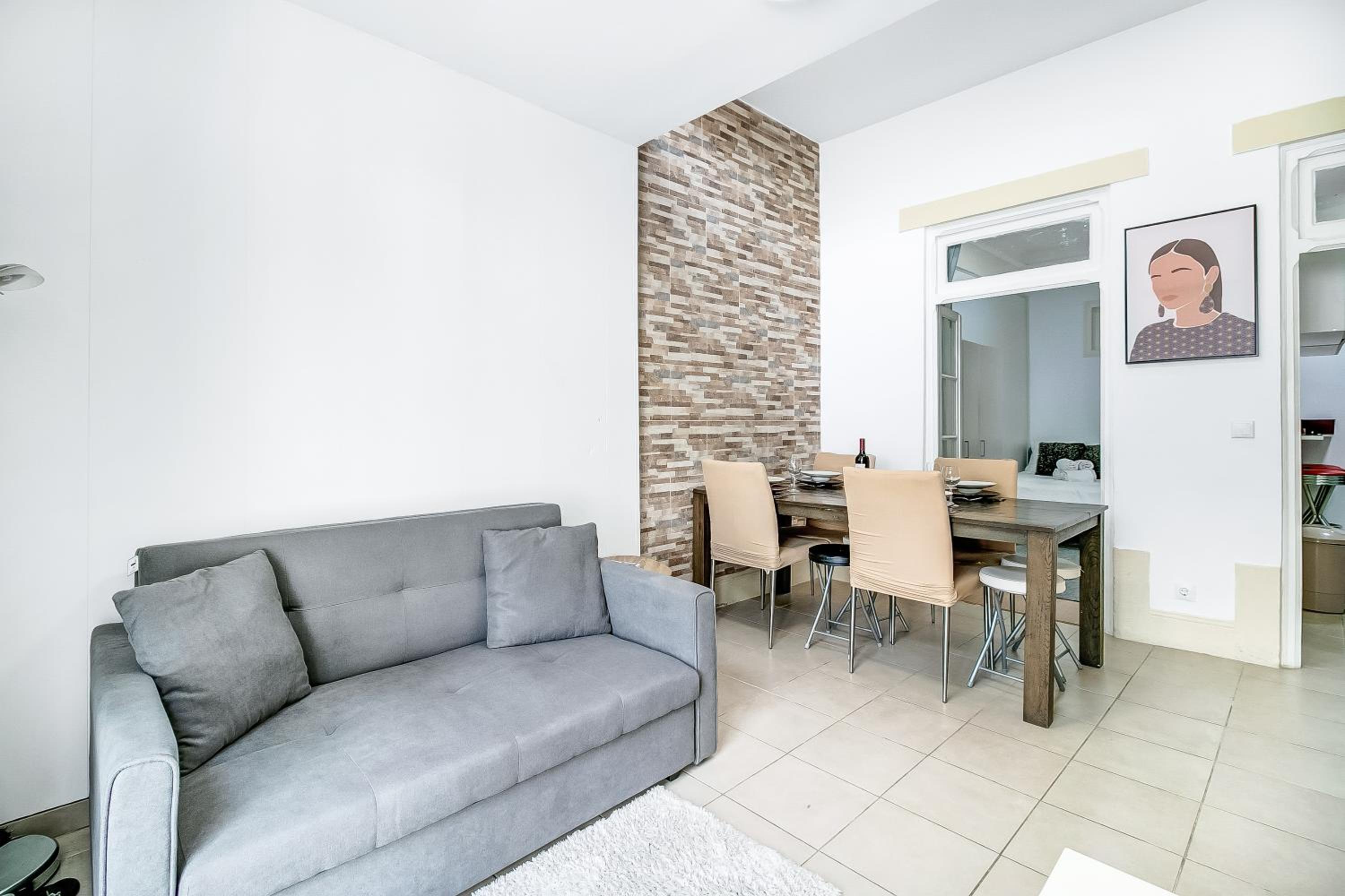 Three-Bedroom Apartment - Photo 18