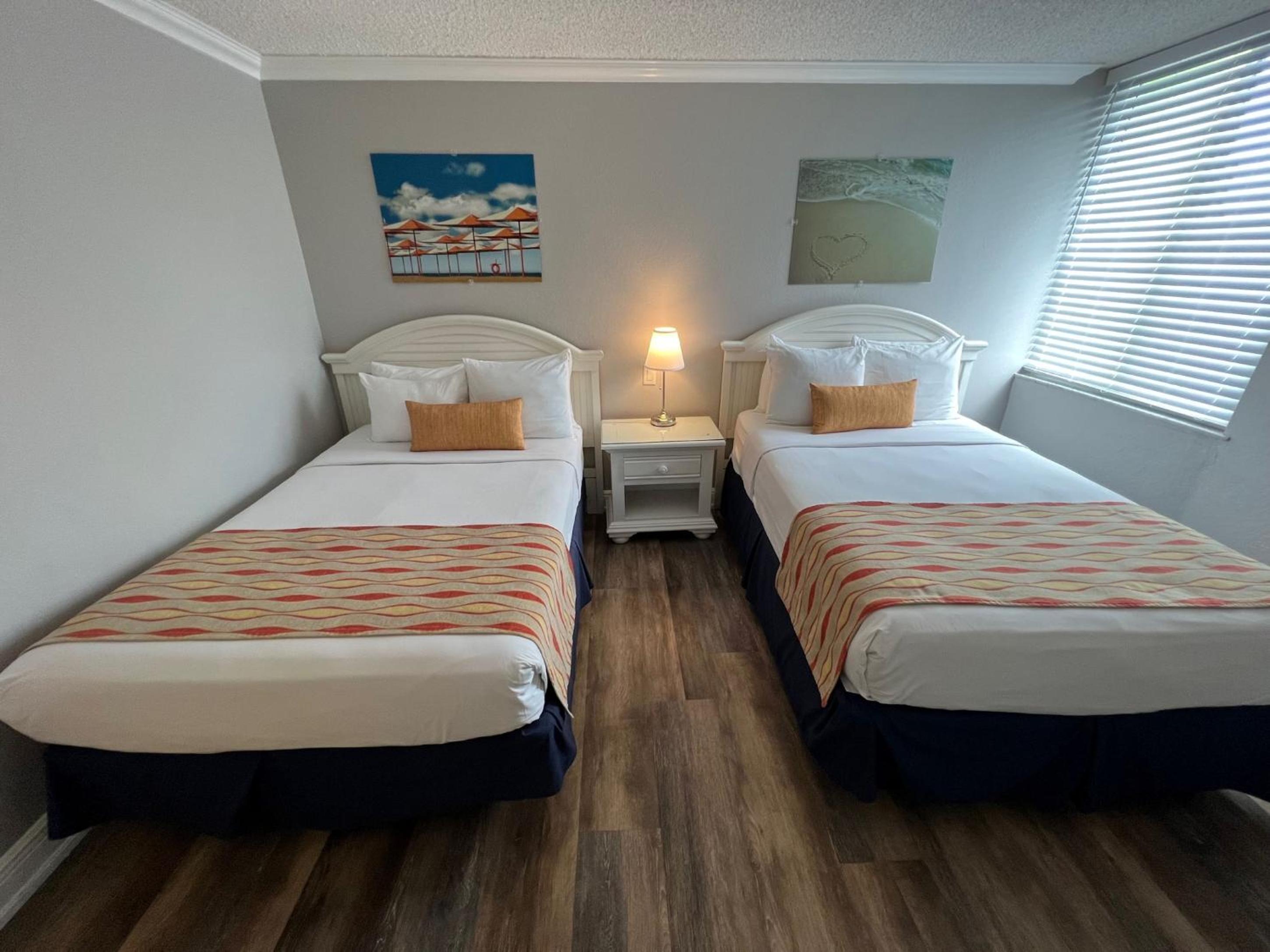 Double Suite with Pool View photo 1