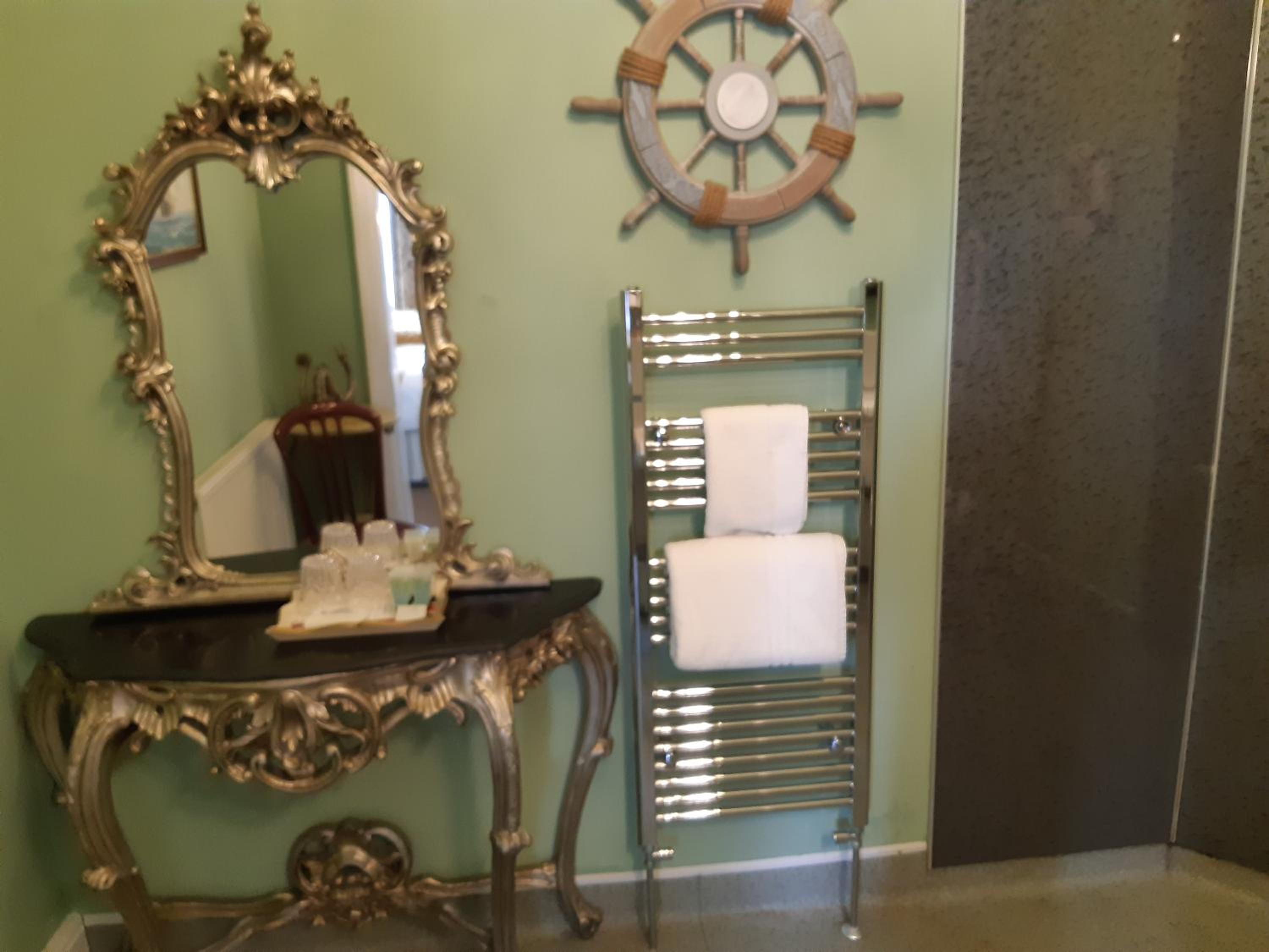 Superior Twin Room - Photo 4