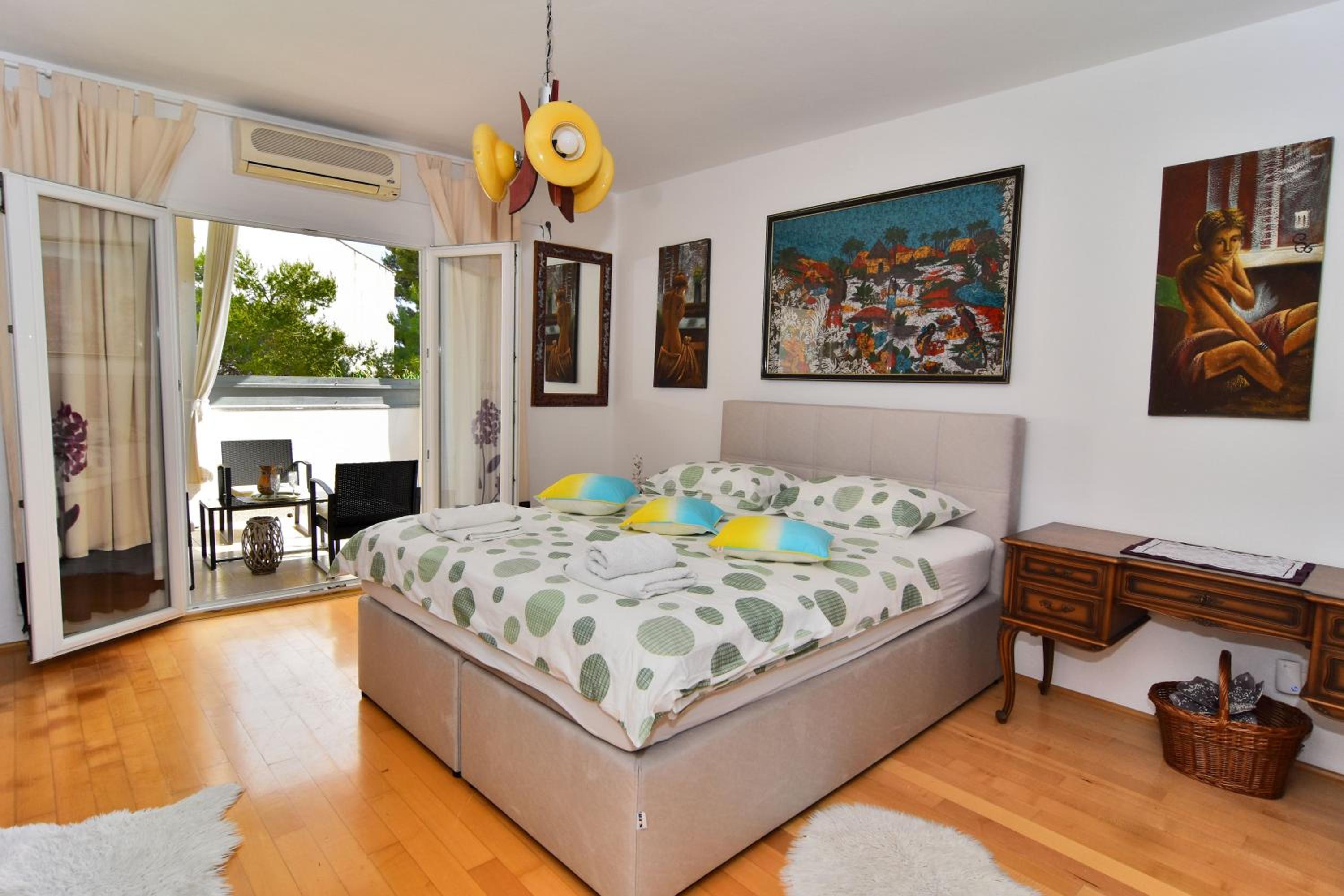 Studio Apartment with Balcony