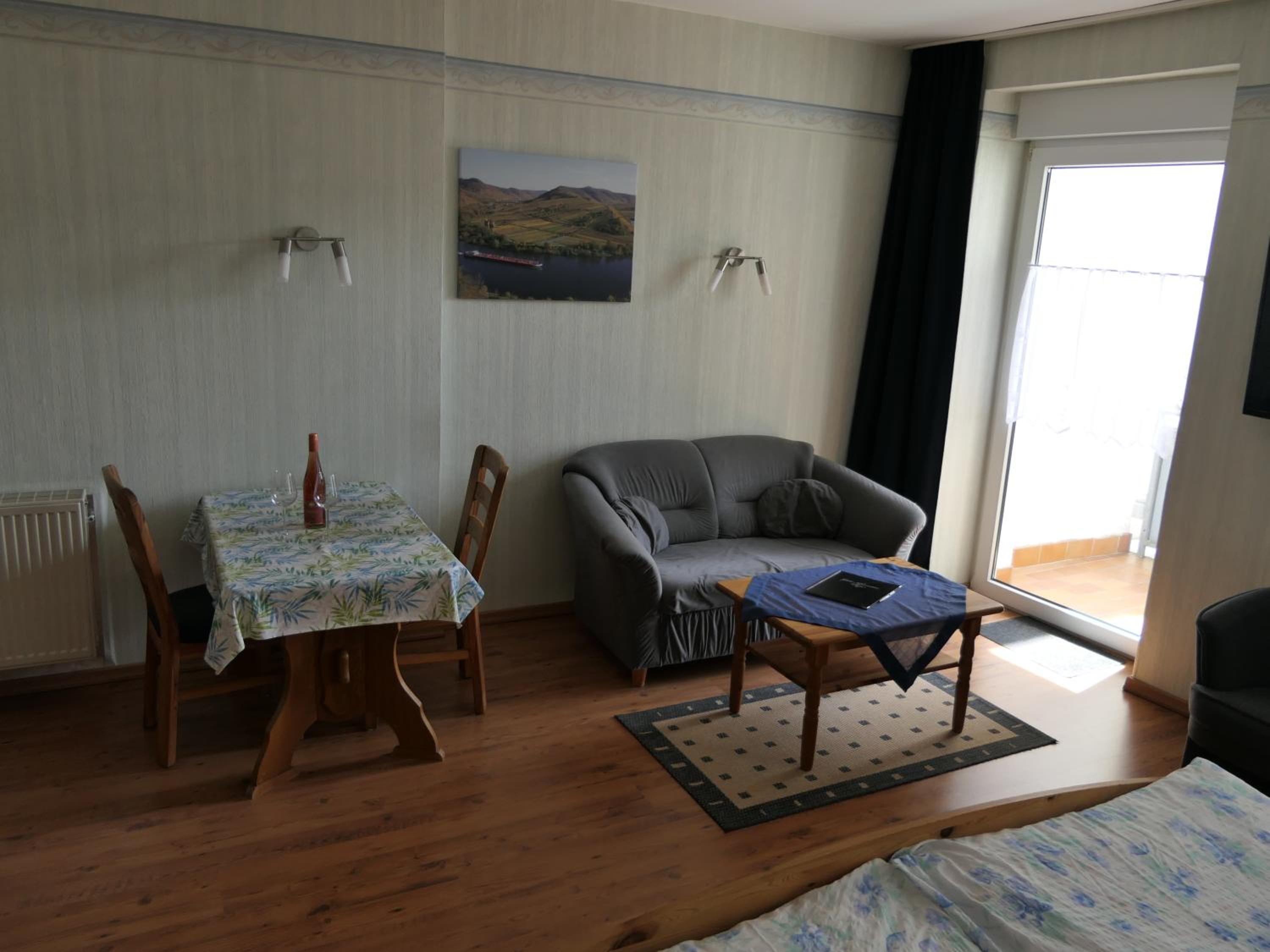 Apartment photo 2