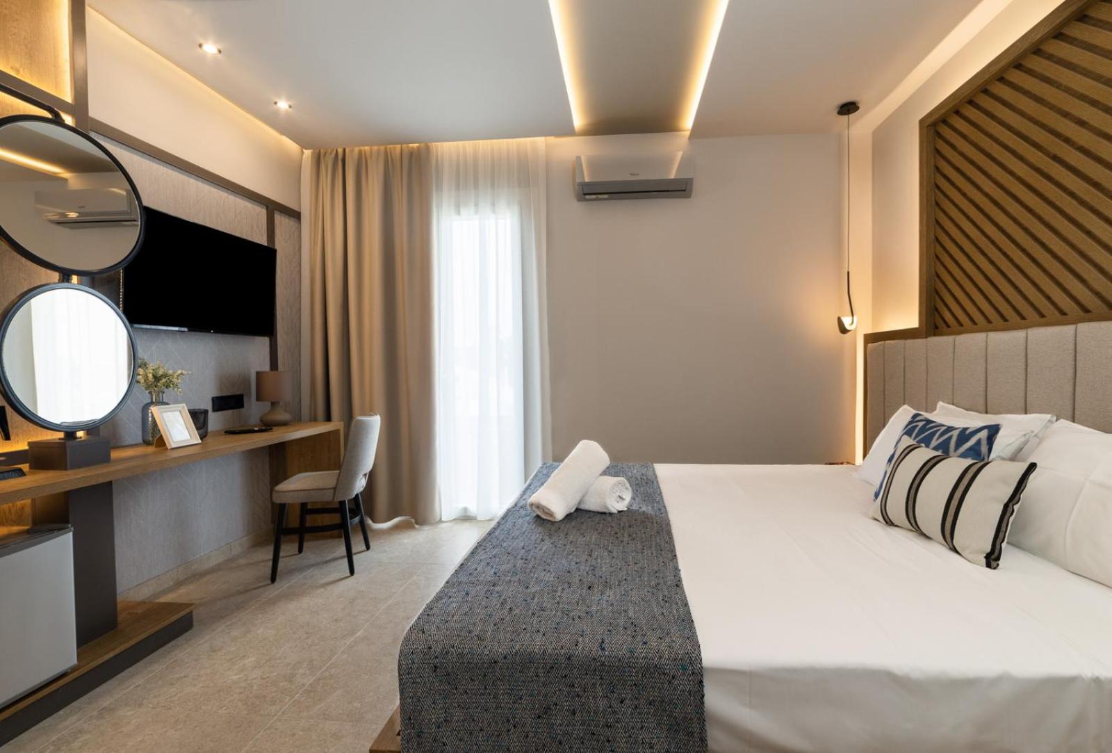 Deluxe Double Room (2 Adults + 1 Child)