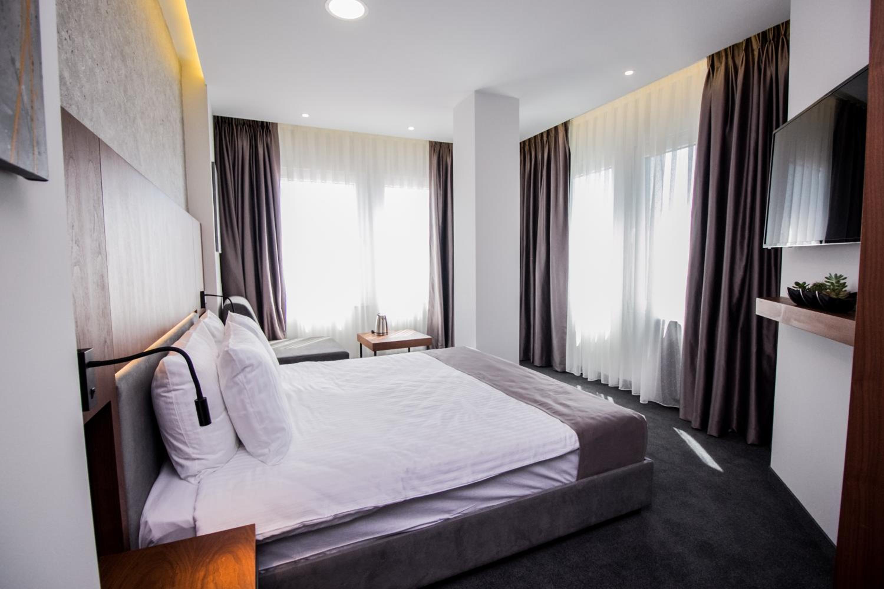 Superior Double or Twin Room - Photo 10