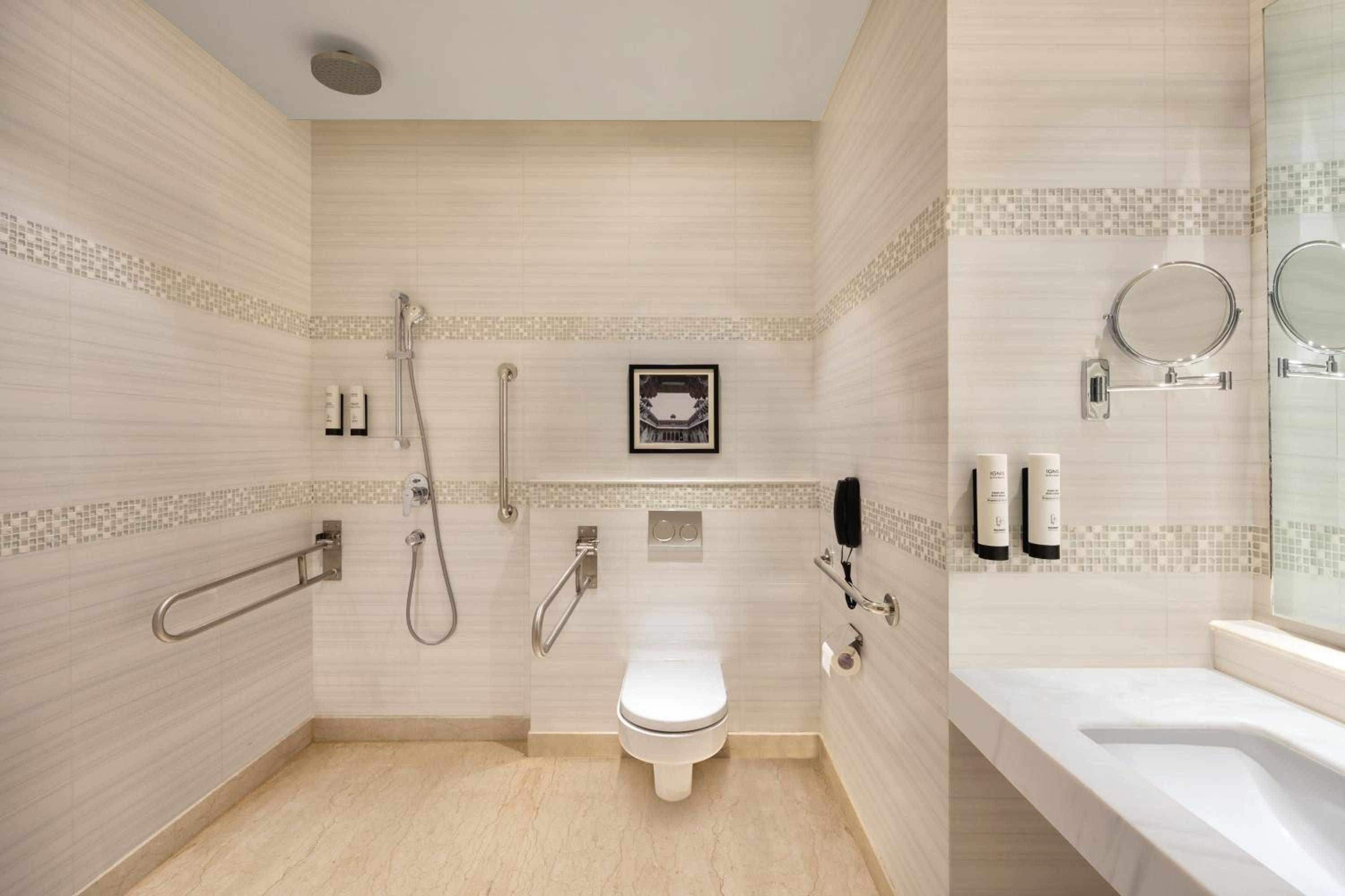 King Studio Suite, 20% Discount on Food & Soft Beverages and Laundry - Photo 3