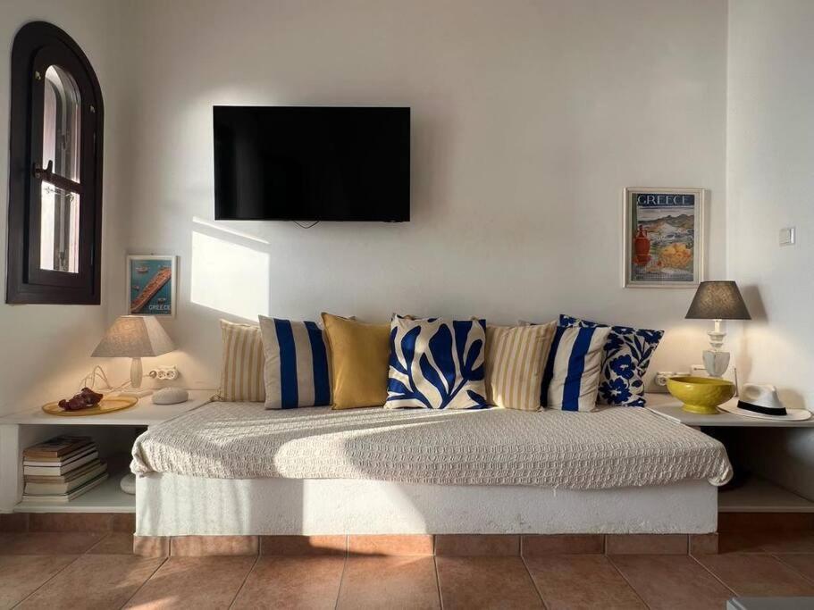 Studio Apartment with Queen Bed