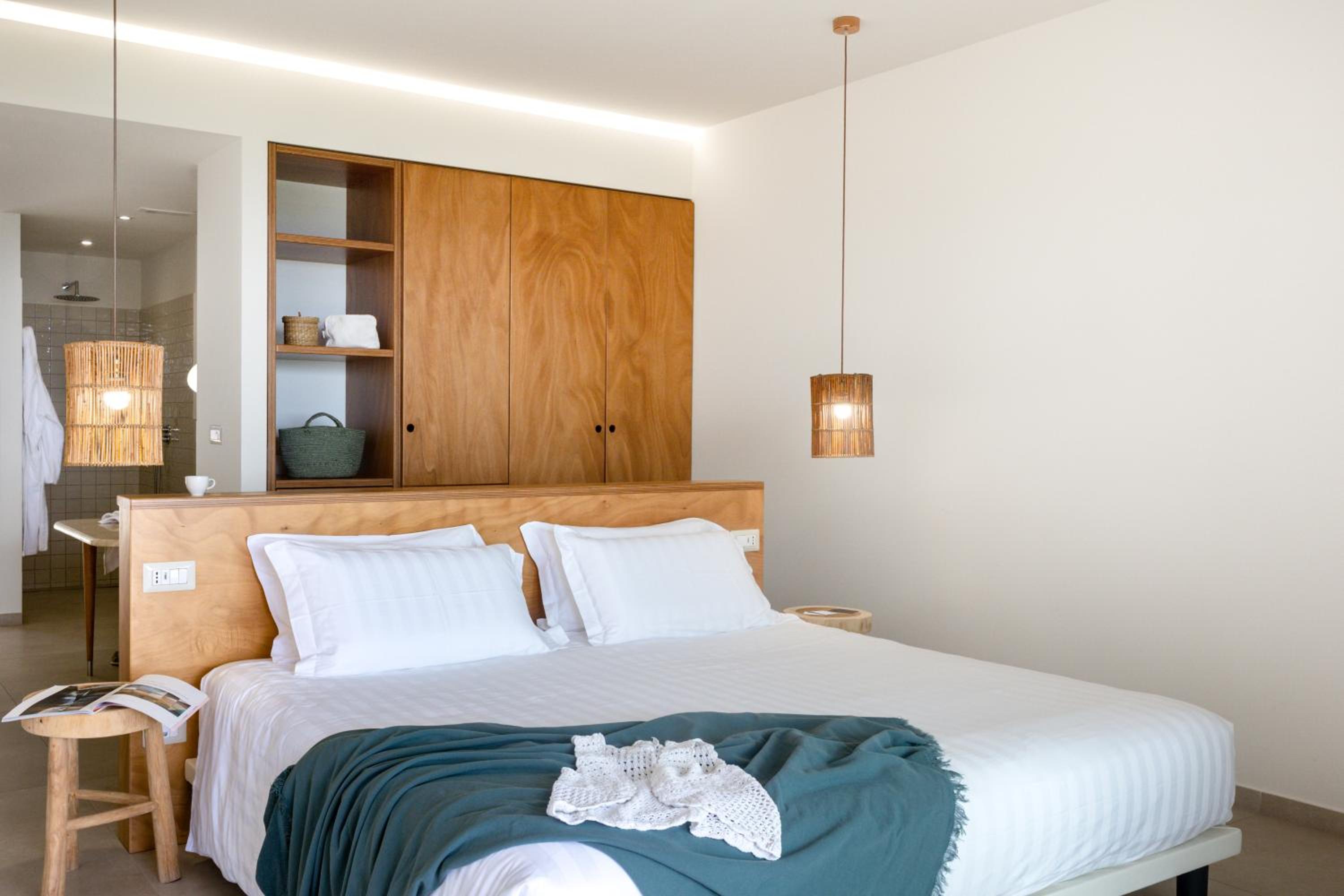 Double Room with Balcony and Sea View - Photo 4