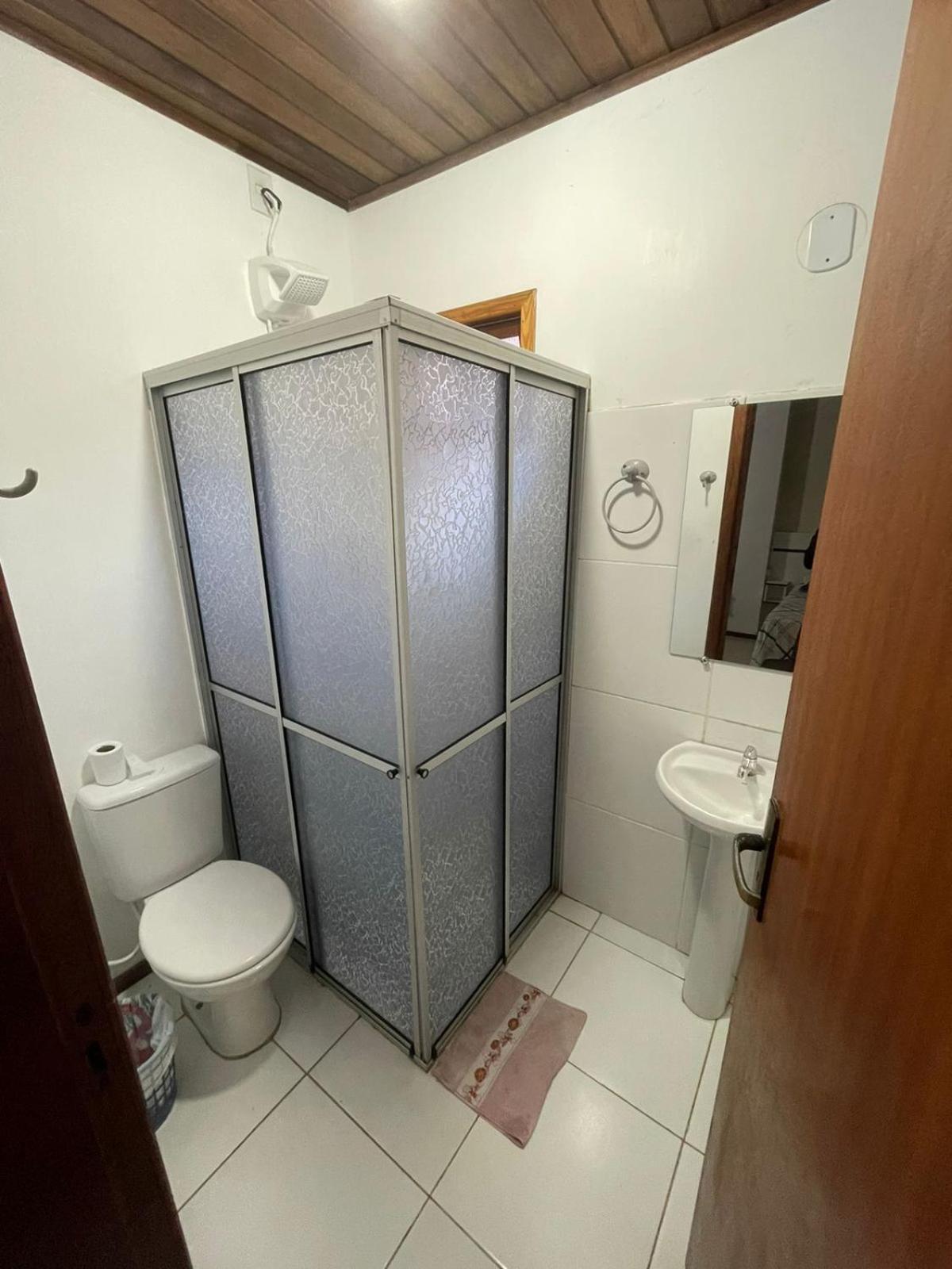 Family Room with Private Bathroom - Photo 6