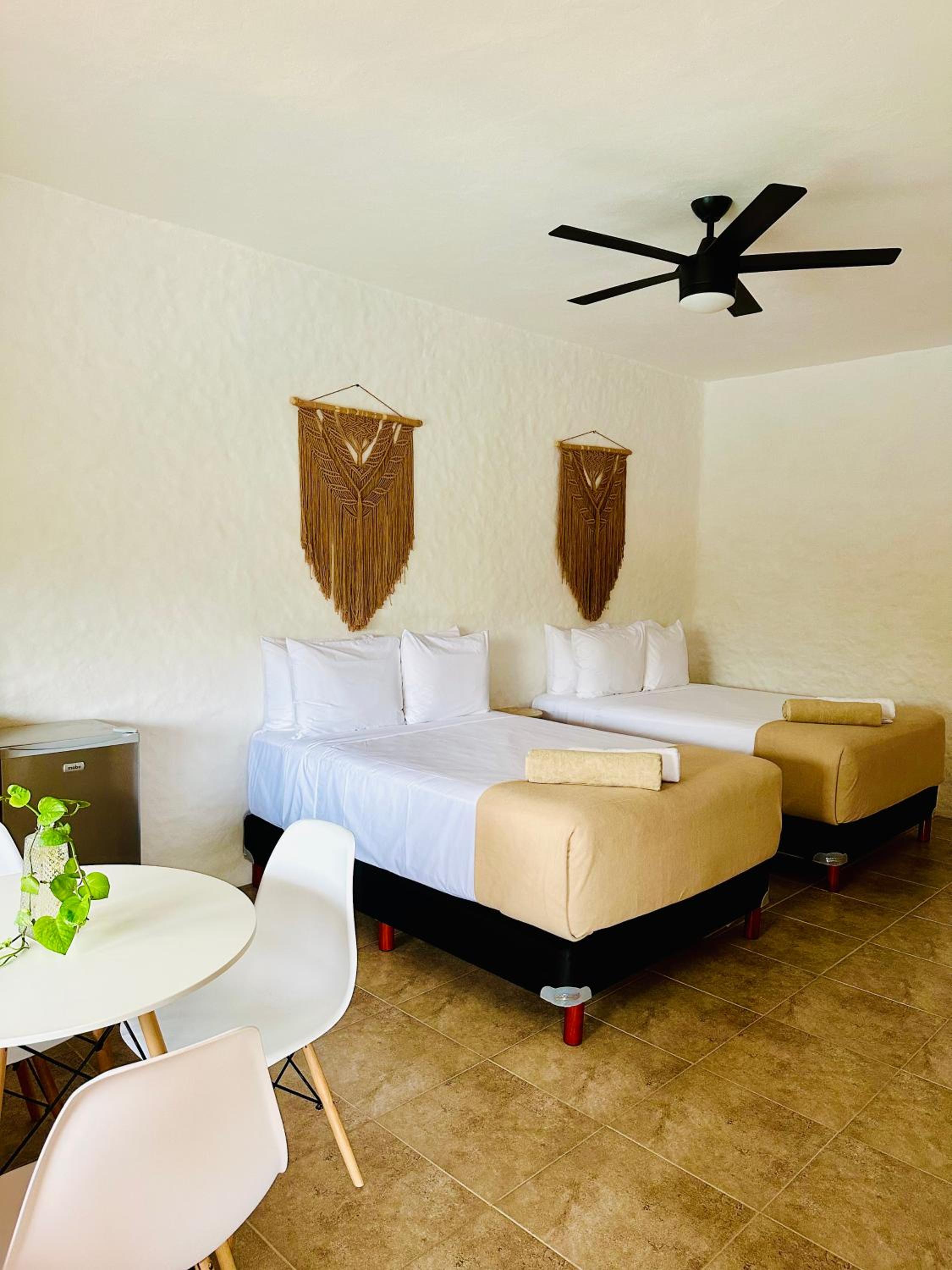 Twin Room with Pool View photo 1