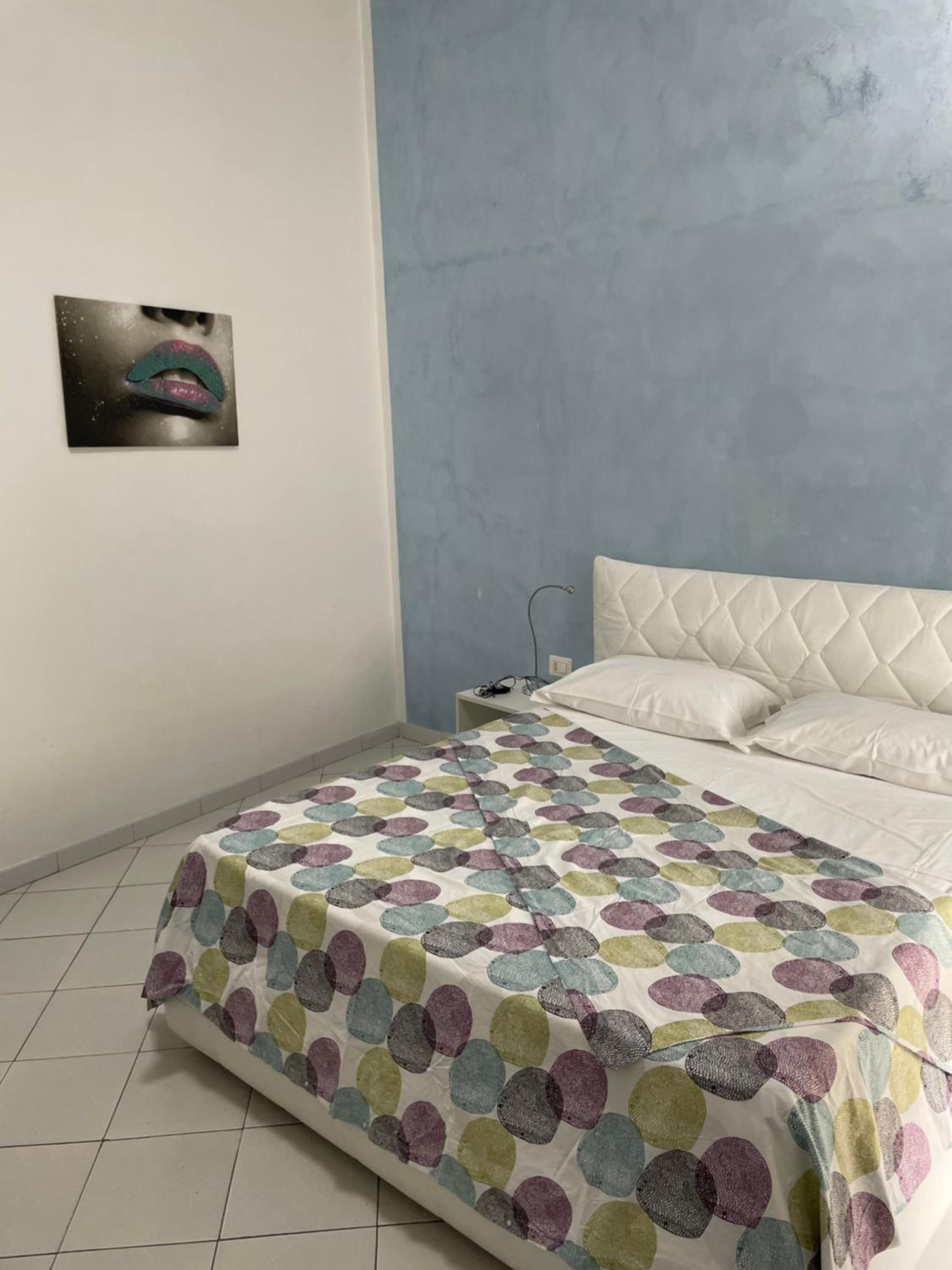 Standard Double Room with Window - Photo 2