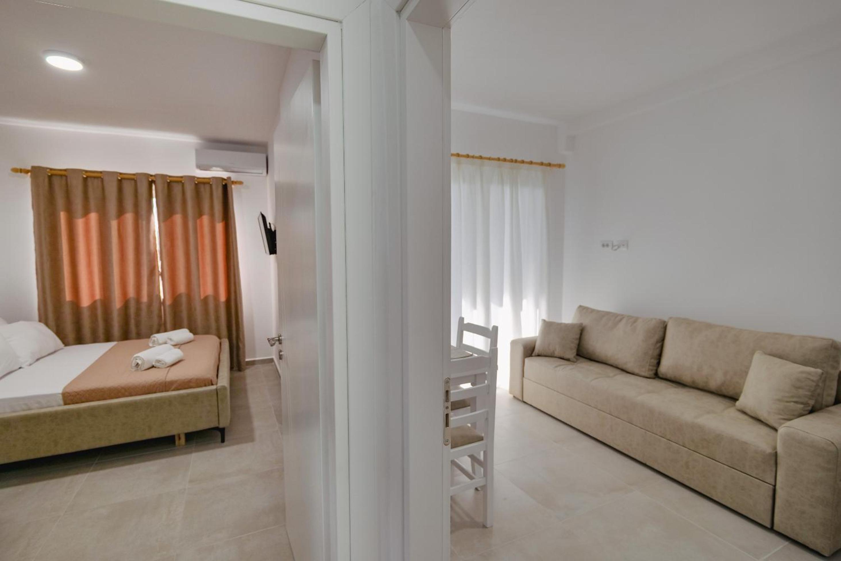 One-Bedroom Apartment photo 2