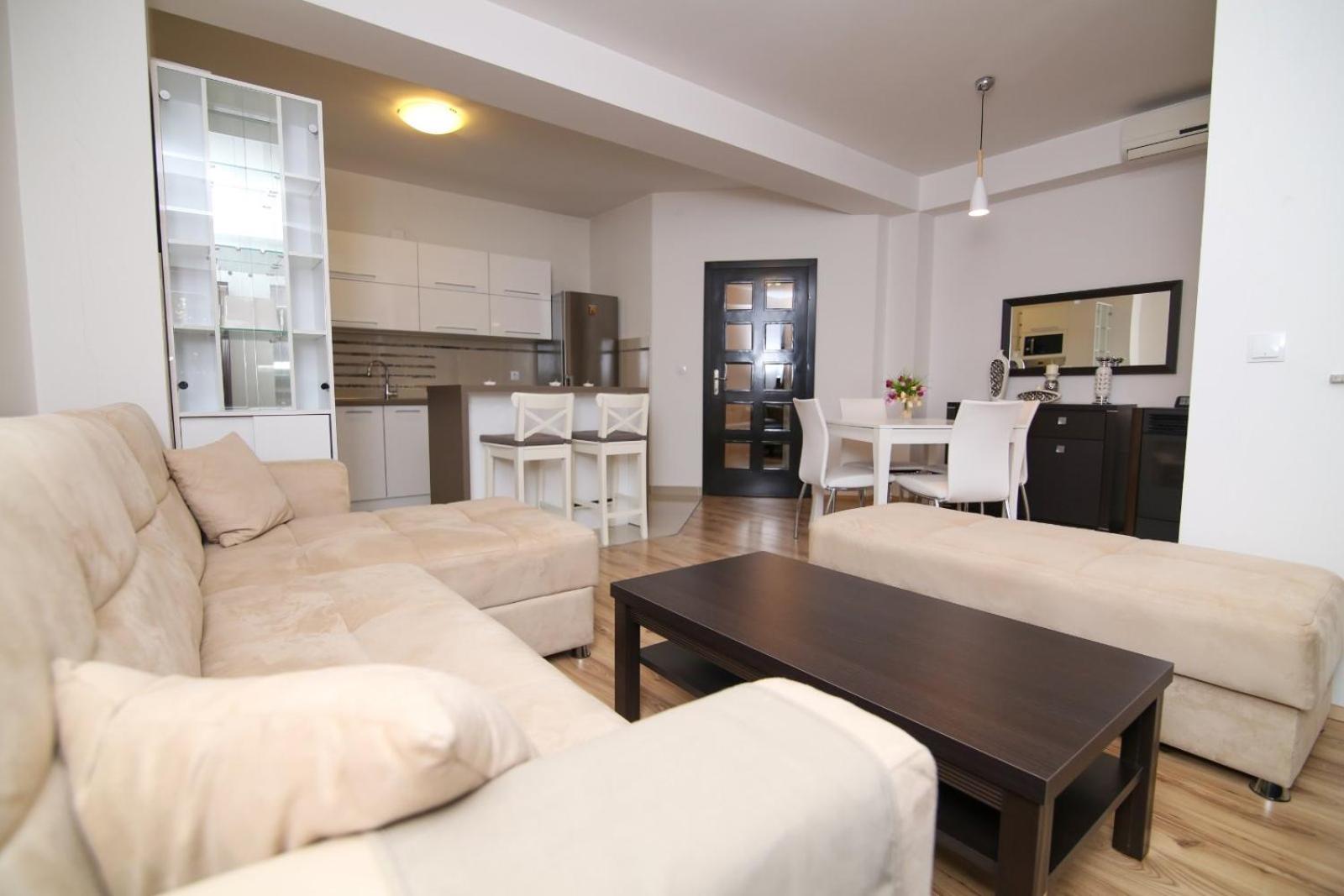One-Bedroom Apartment photo 3
