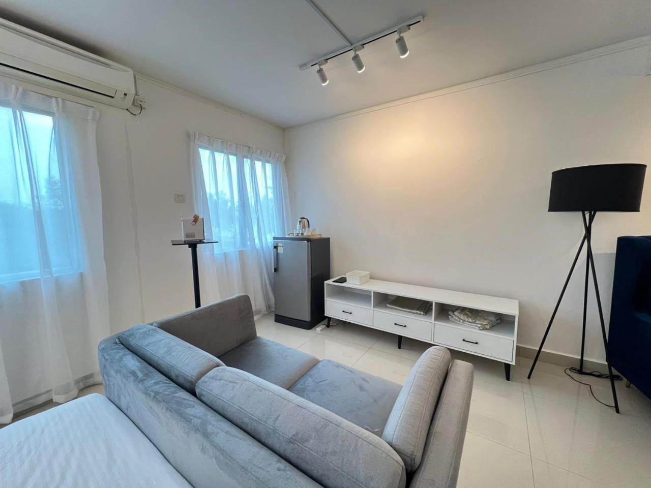 Studio with Balcony photo 3