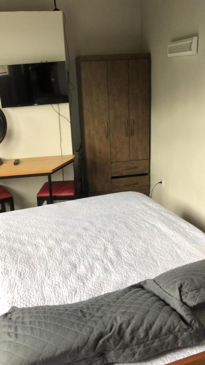 Double Room with Private Bathroom - Photo 3