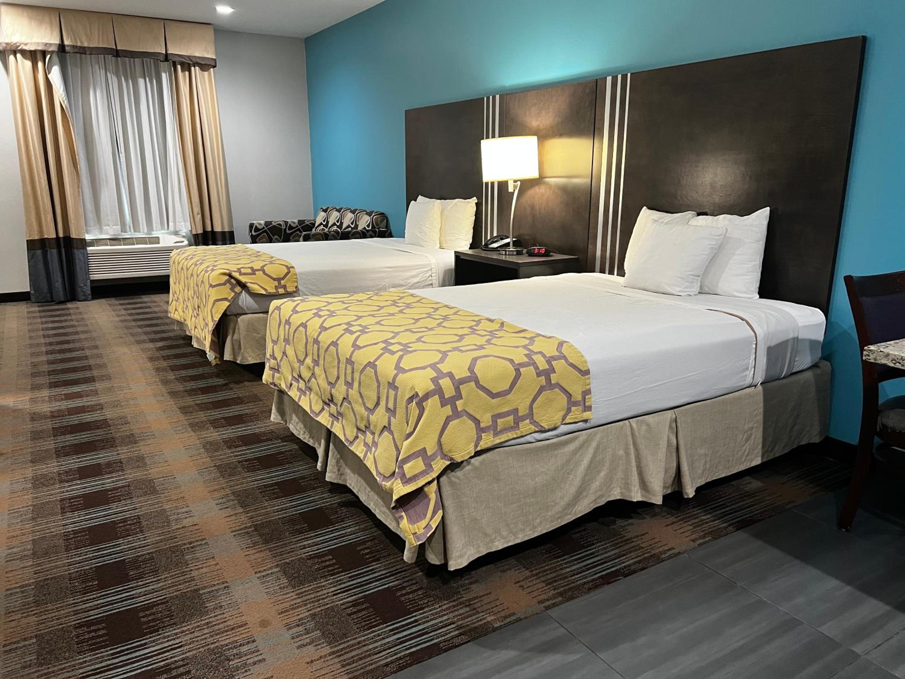 Queen Room with Roll-In Shower - Mobility/Hearing Accessible - Non-Smoking photo 2