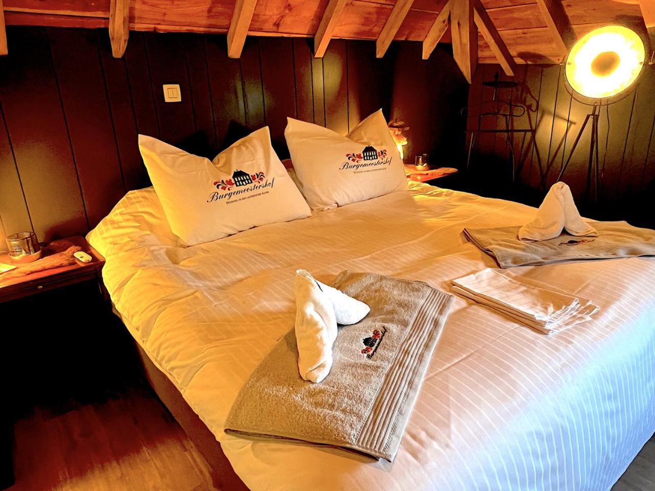 Queen Room with Spa Bath photo 1