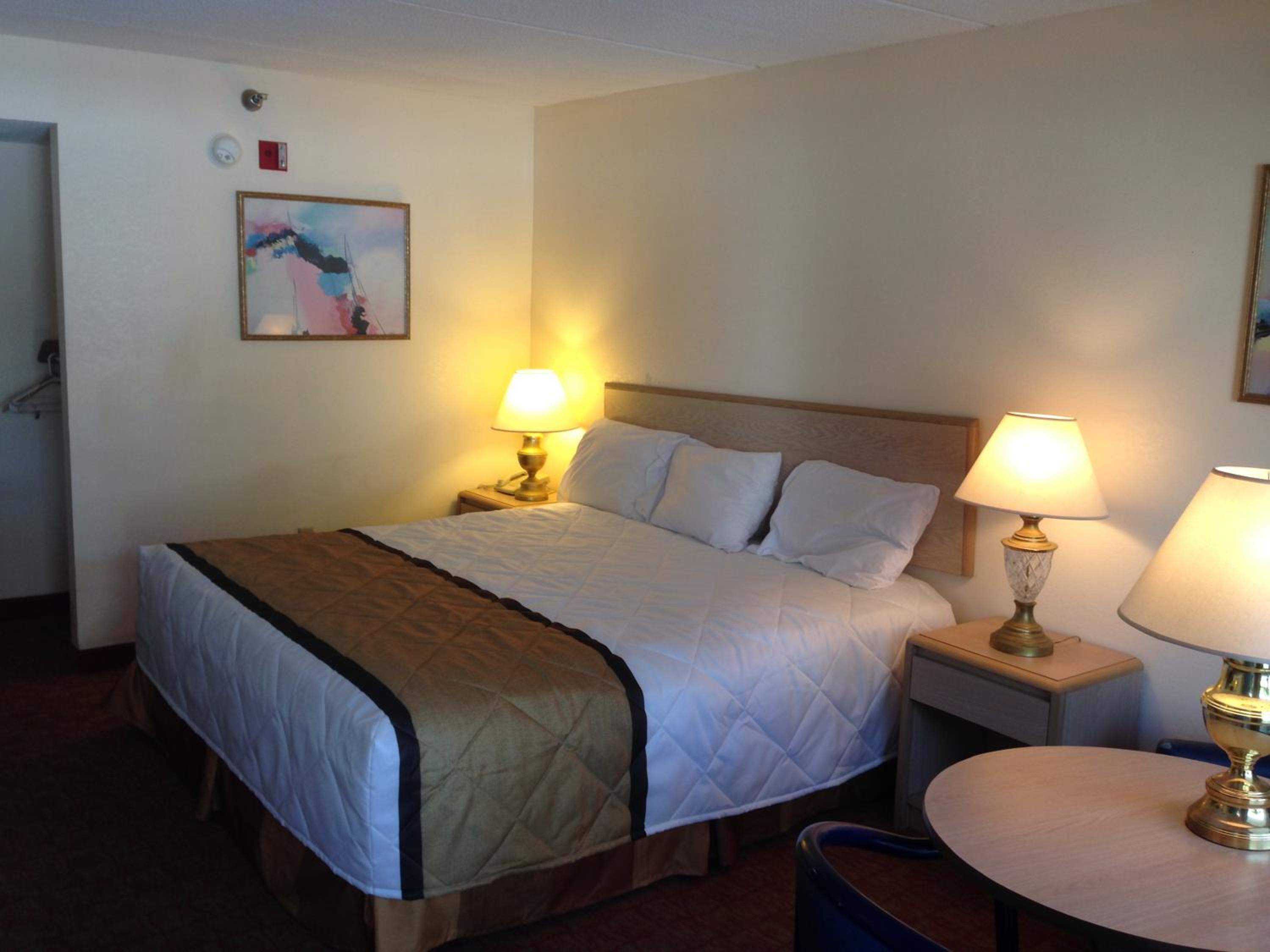 King Room - Non-Smoking - Photo 2