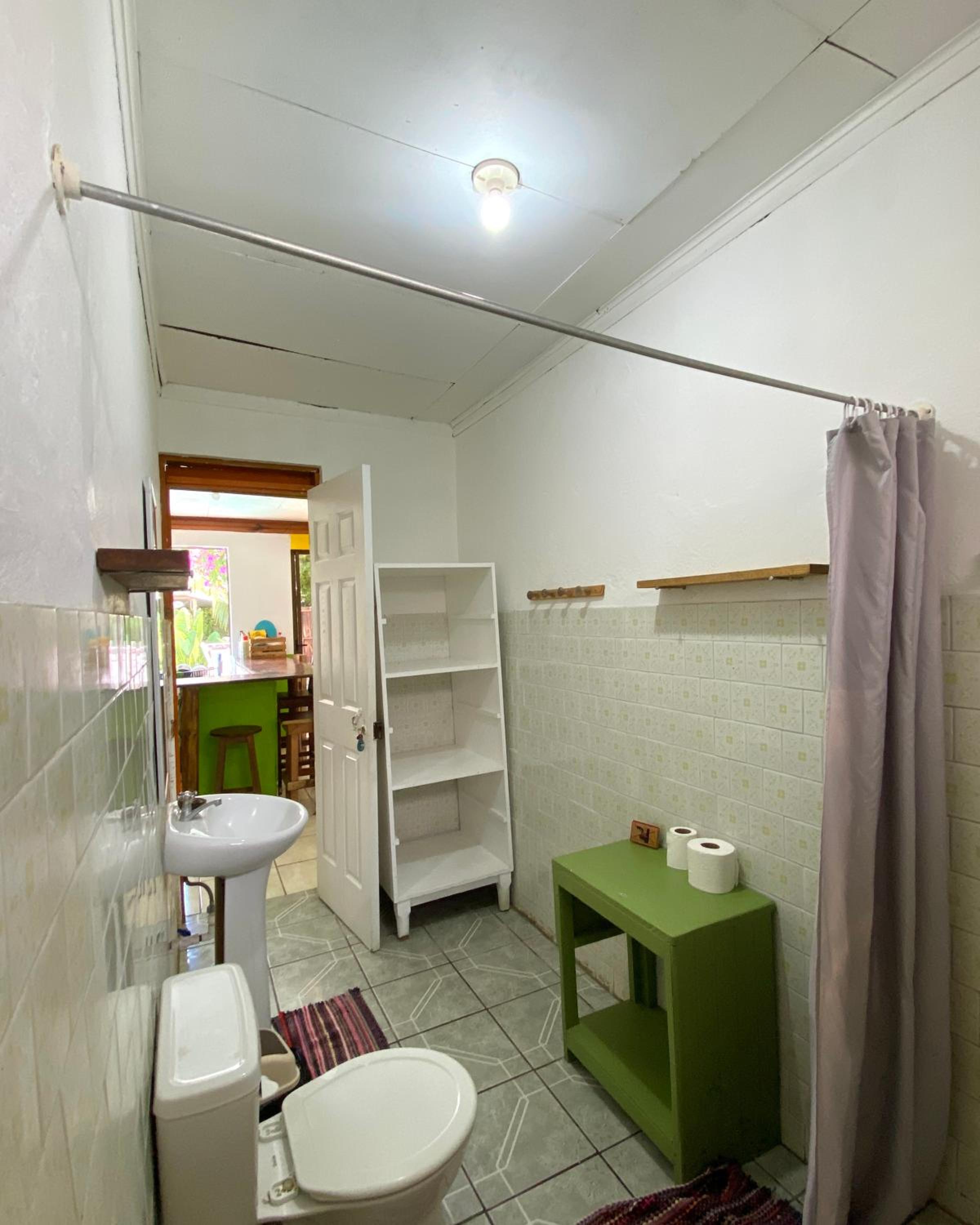 Basic Triple Room with Shared Bathroom photo 2