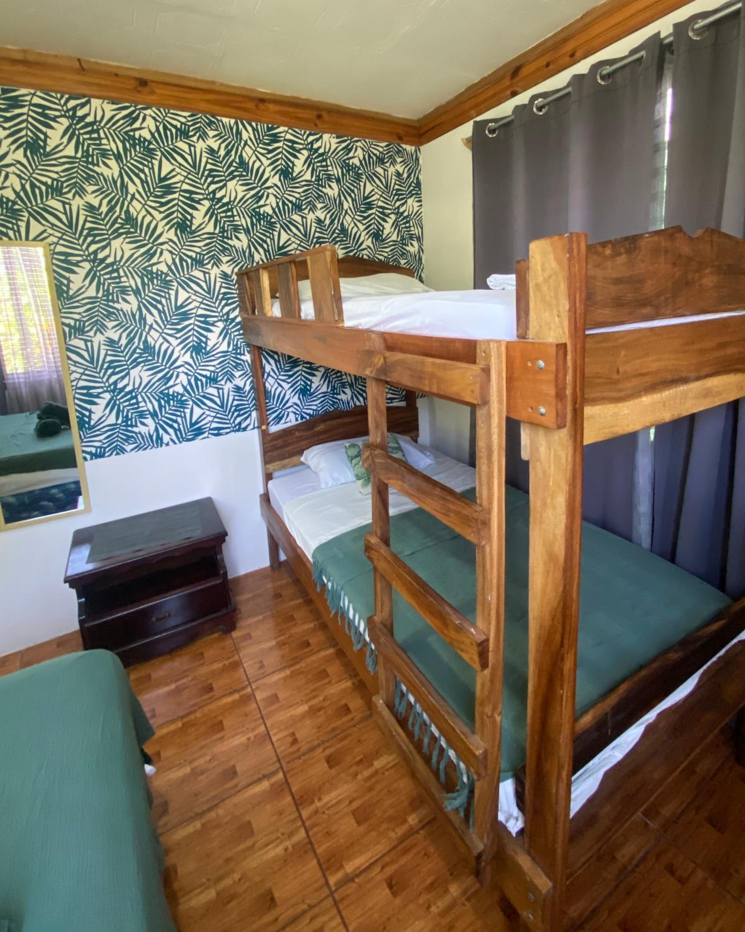 Quadruple Room With Shared Bathroom photo 2