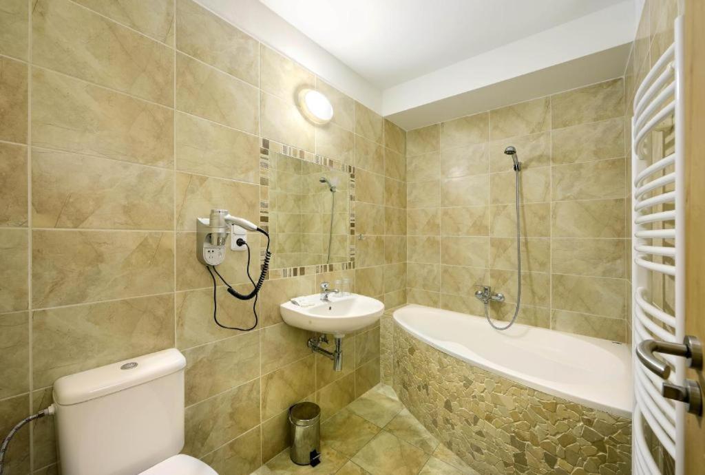 Superior Triple Room photo 3