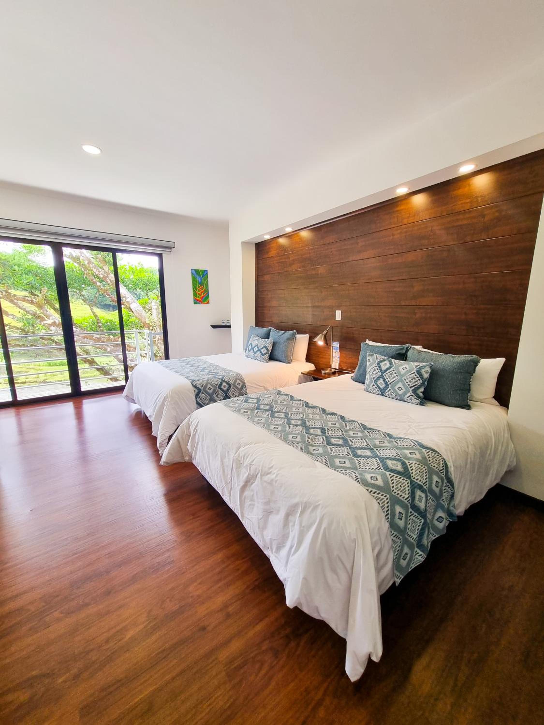 Double Room with Balcony - Photo 1