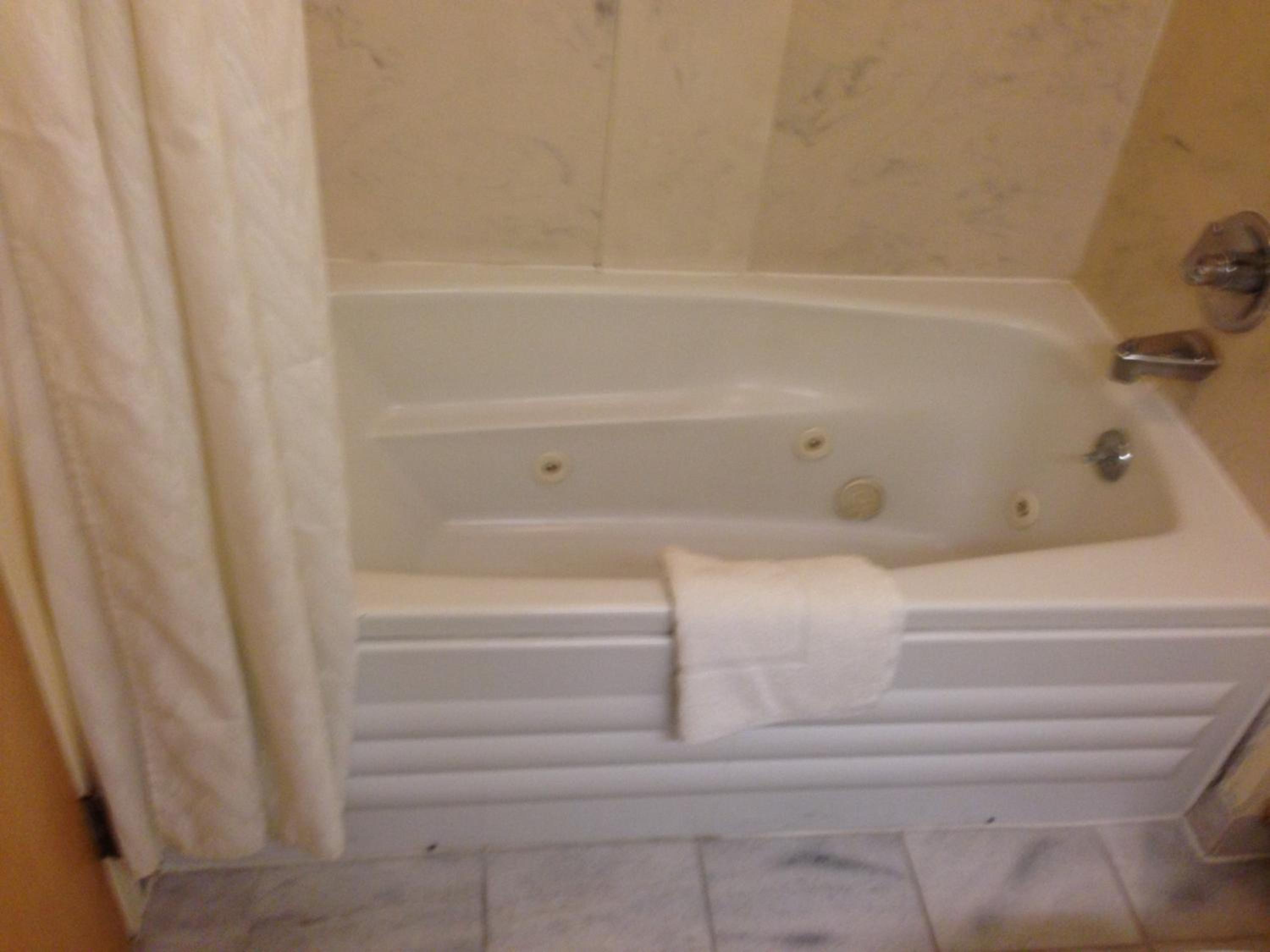 King Room - Non-Smoking - Photo 7