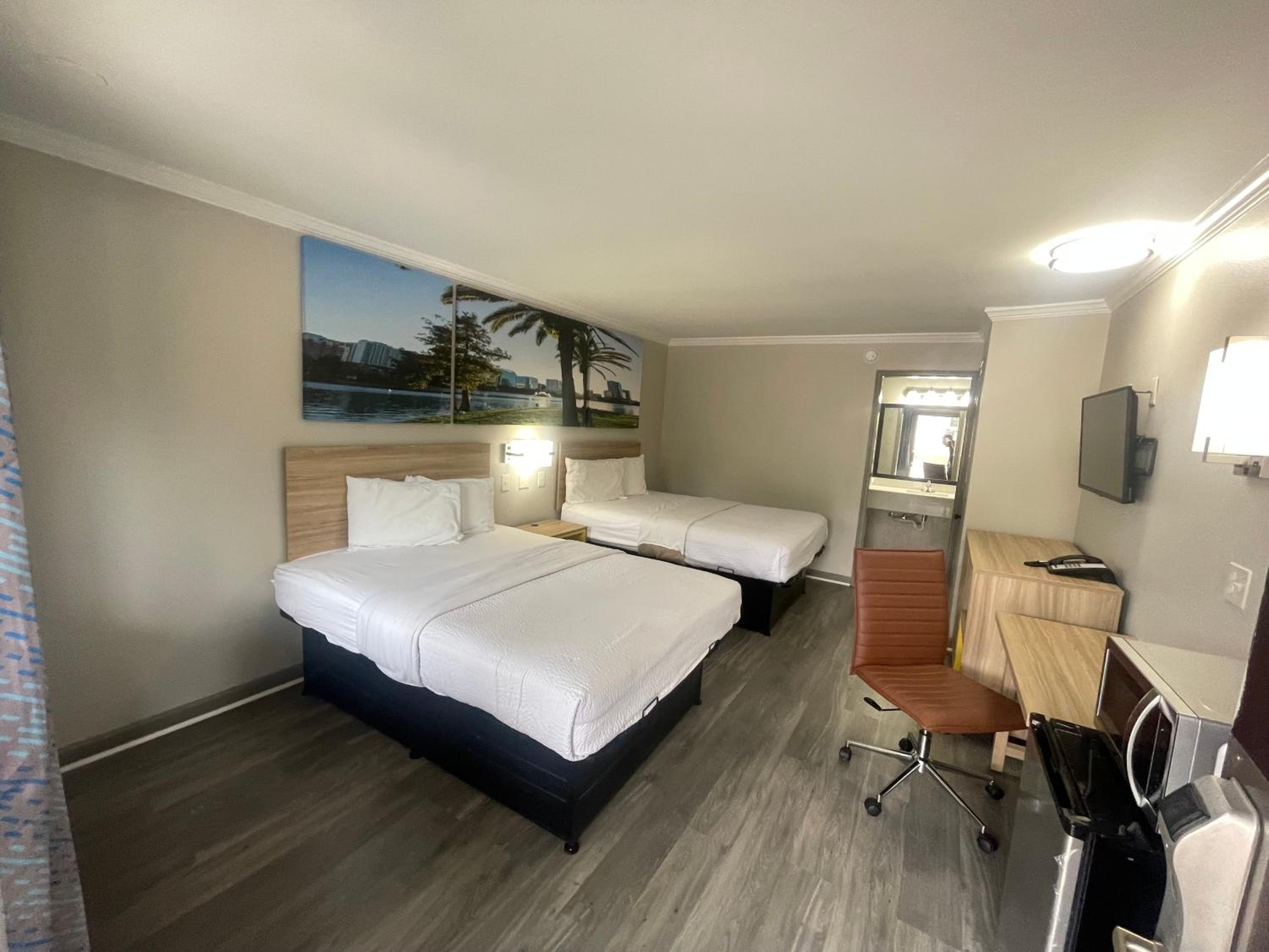 Double Room with Two Double Beds - Non-Smoking - Photo 7