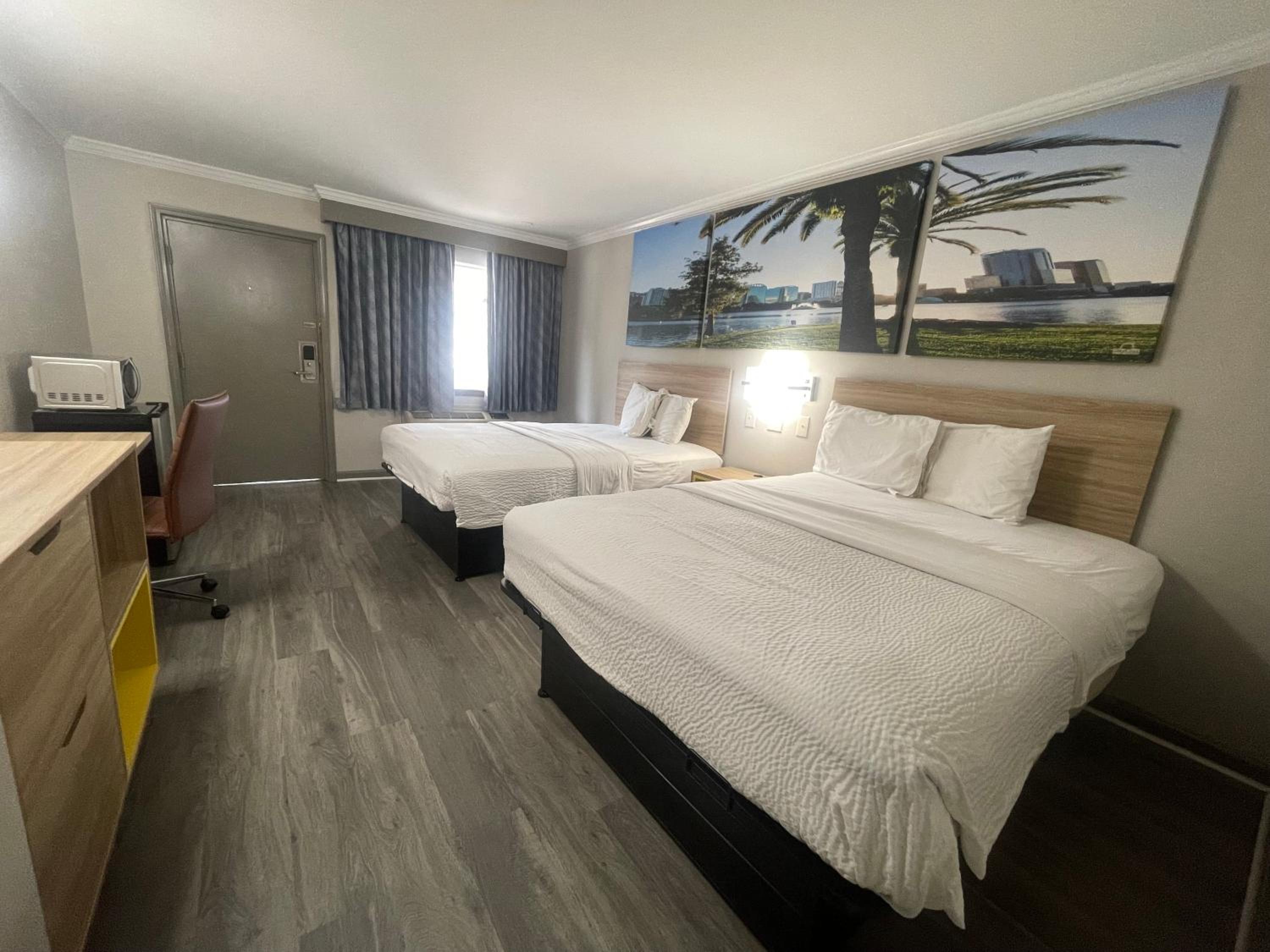 Double Room with Two Double Beds - Non-Smoking - Photo 8