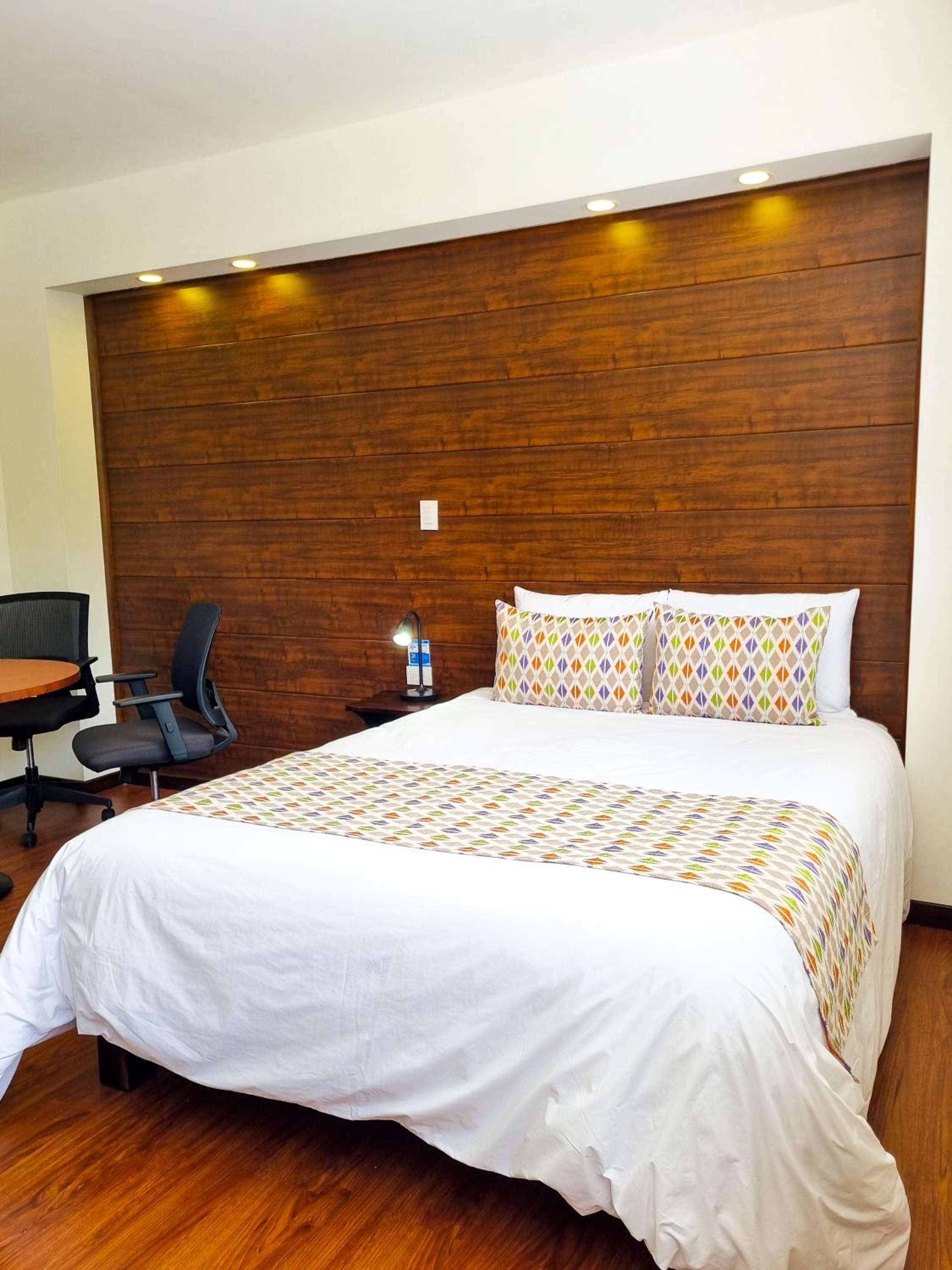 Double Room - Photo 7