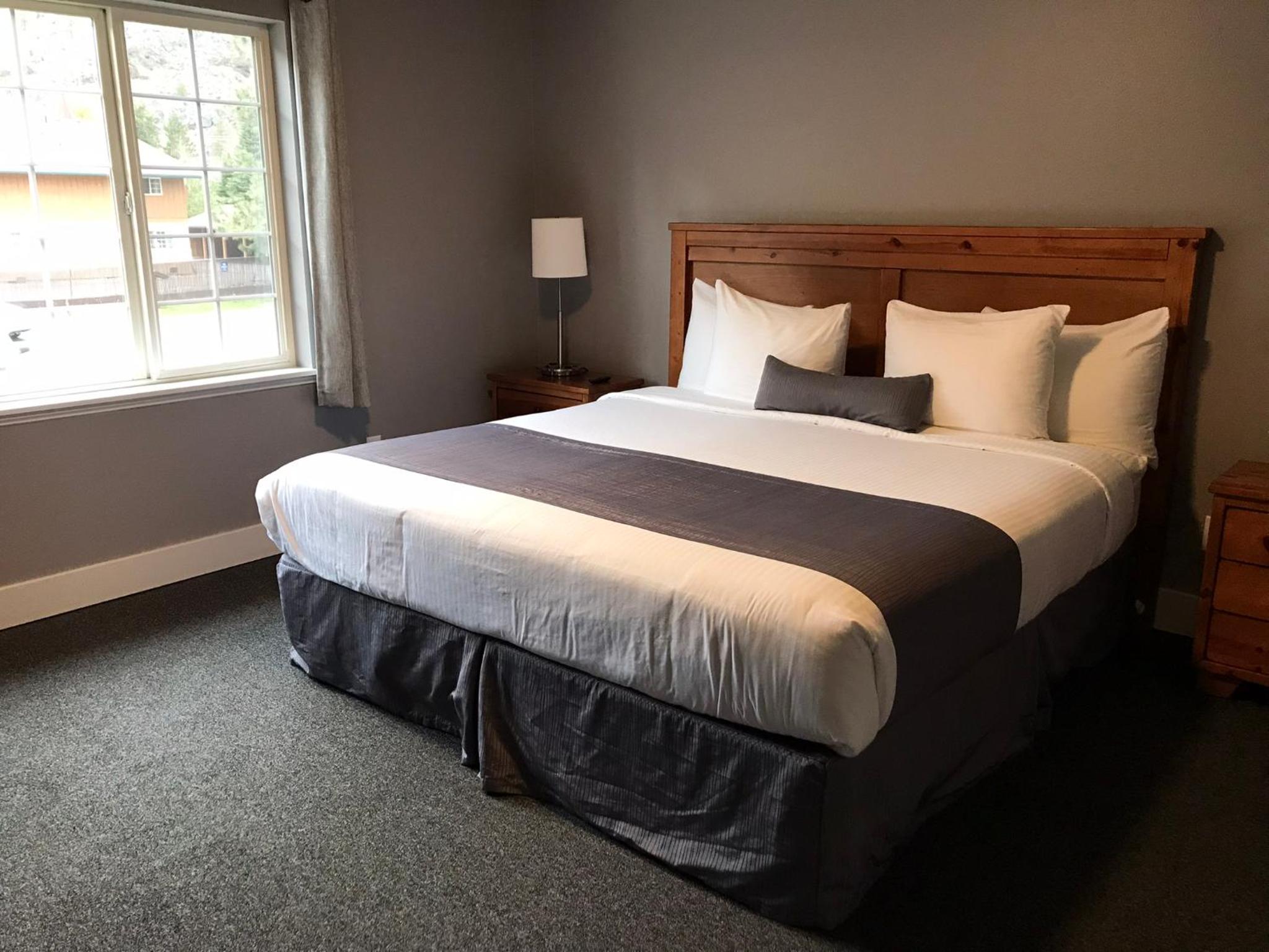 Three-Bedroom Suite photo 2