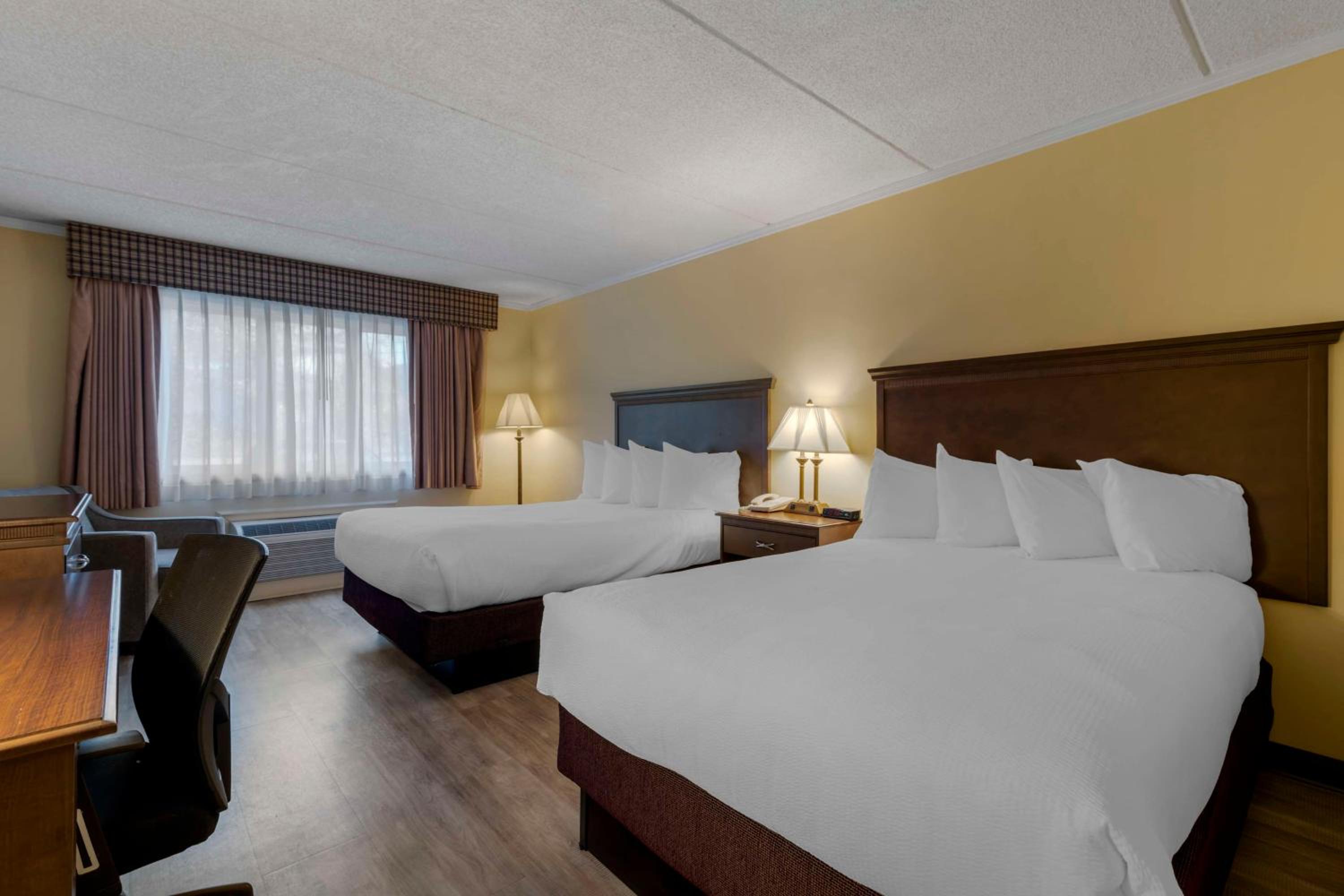 Room with Two Double Beds - Non-Smoking - Photo 6