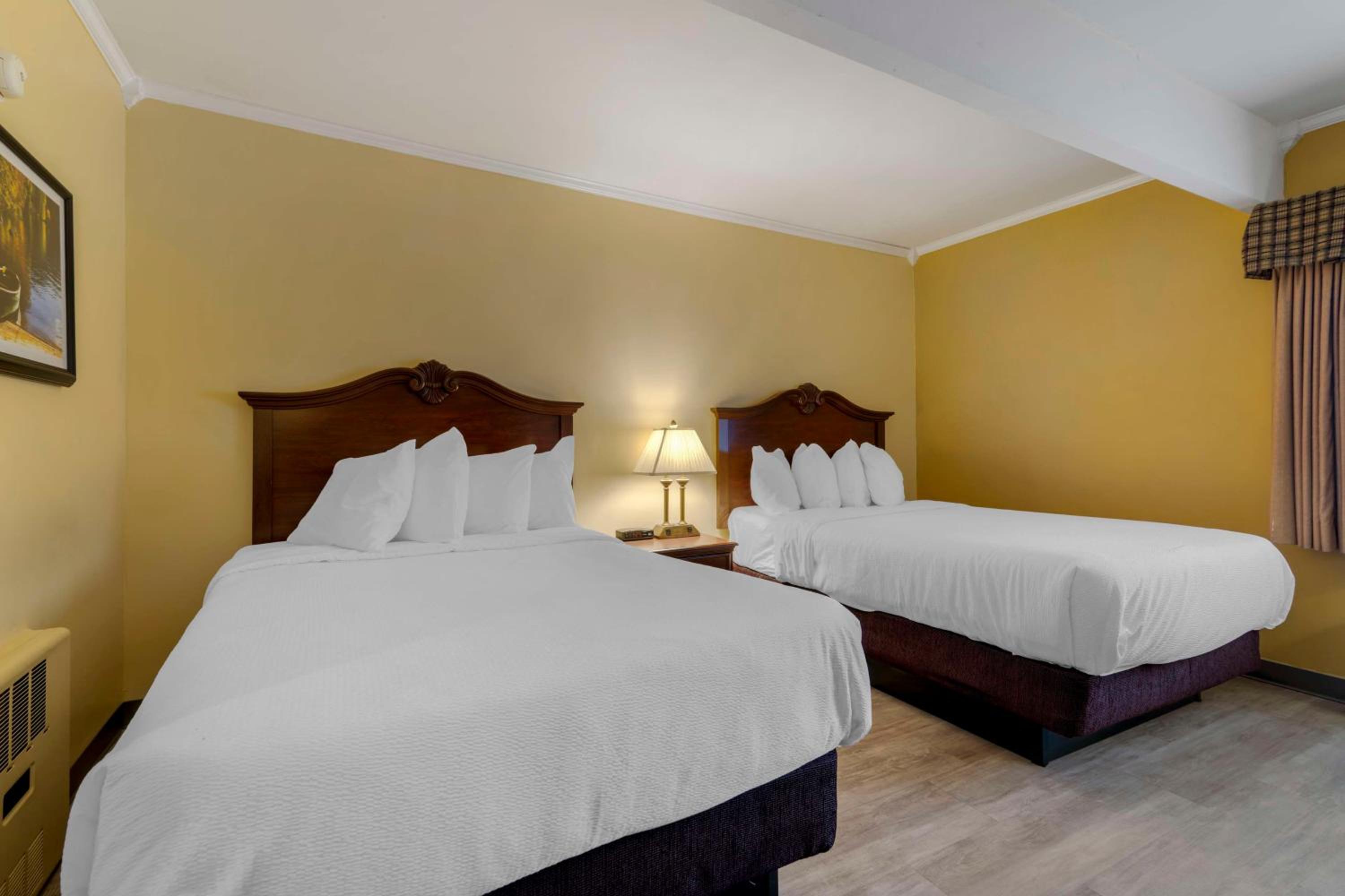 Room with Two Double Beds - Non-Smoking - Photo 10