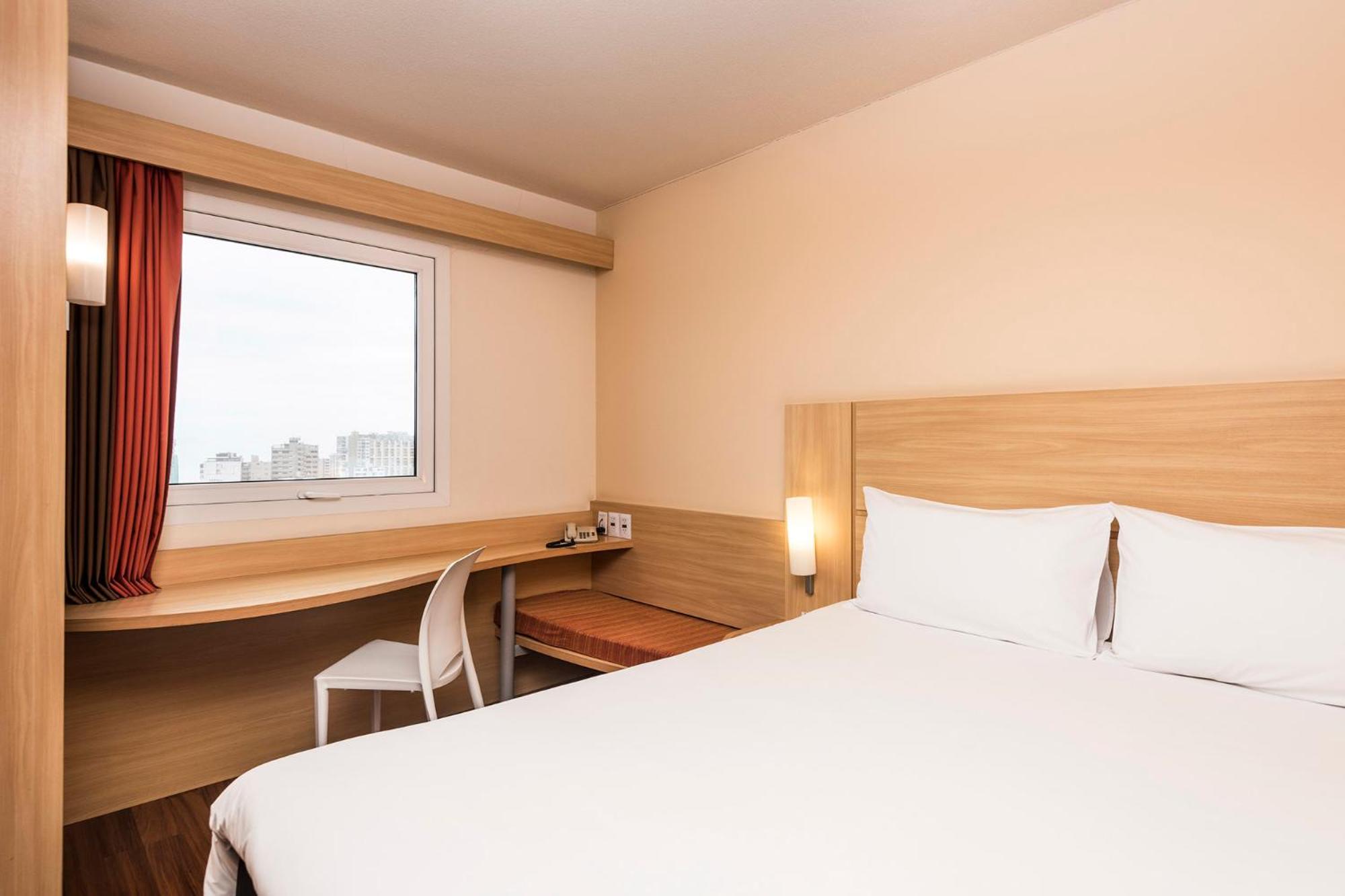 Standard Double Room - Photo 11