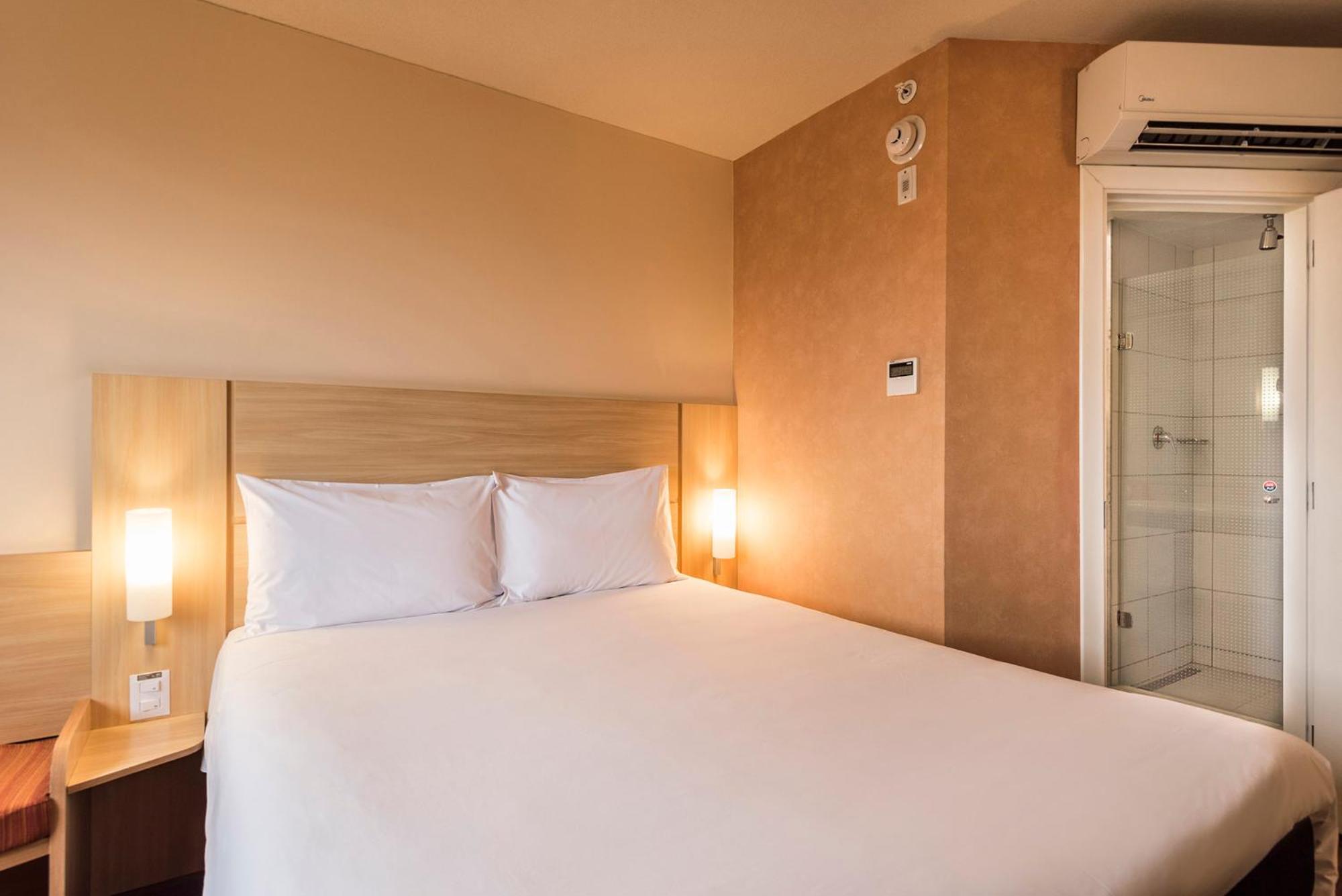 Standard Double Room - Photo 10
