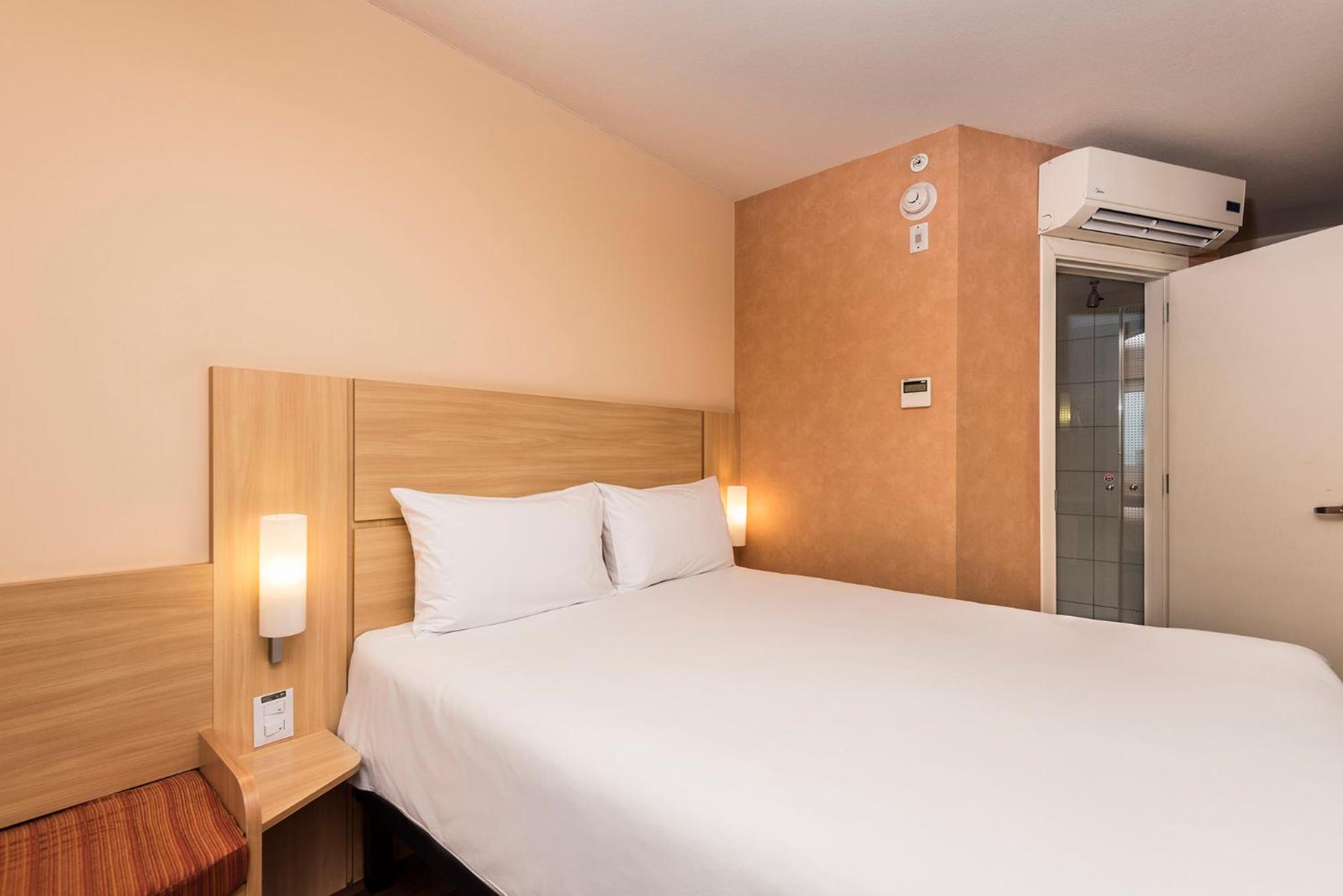 Standard Double Room - Photo 8
