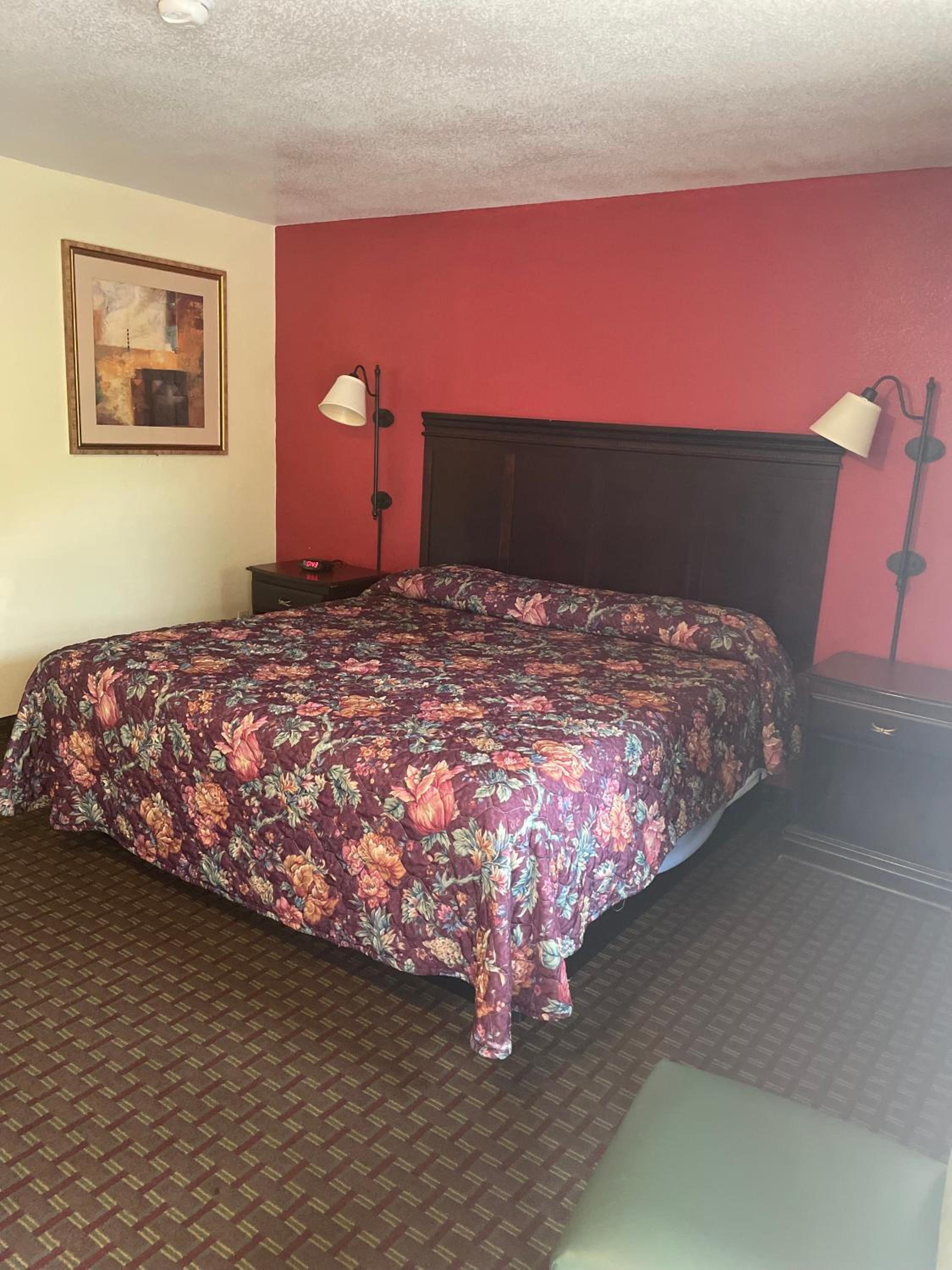 Standard King Room photo 3