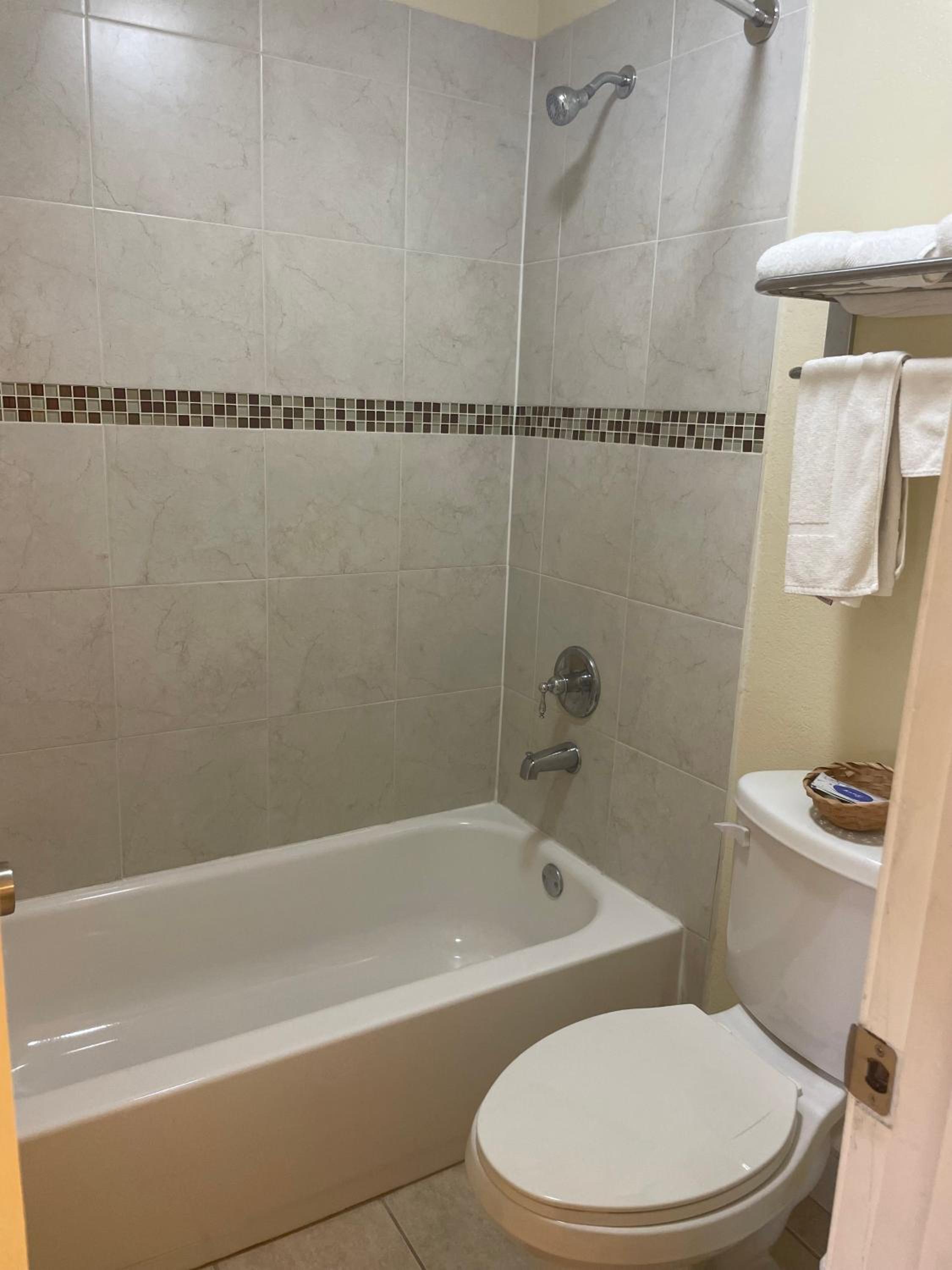 Standard Double Room - Photo 3