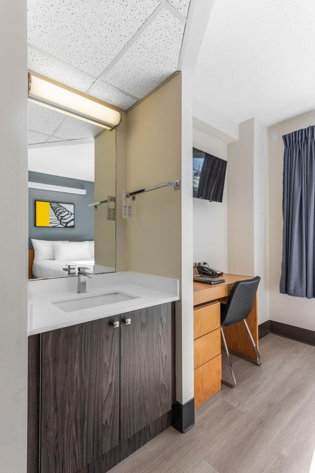 Twin Room with Shared Bathroom