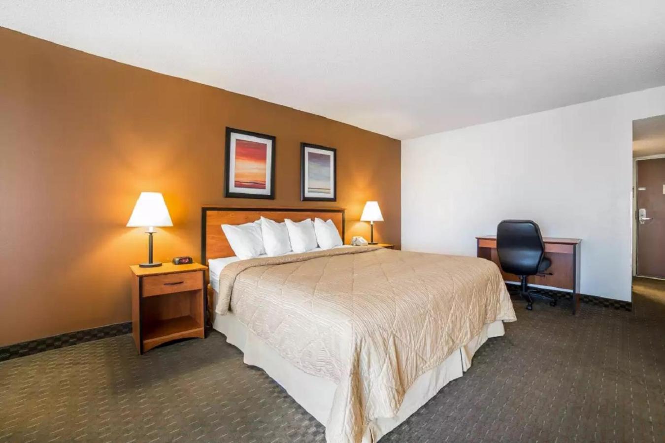 King Room - Accessible/Non-Smoking - Photo 1