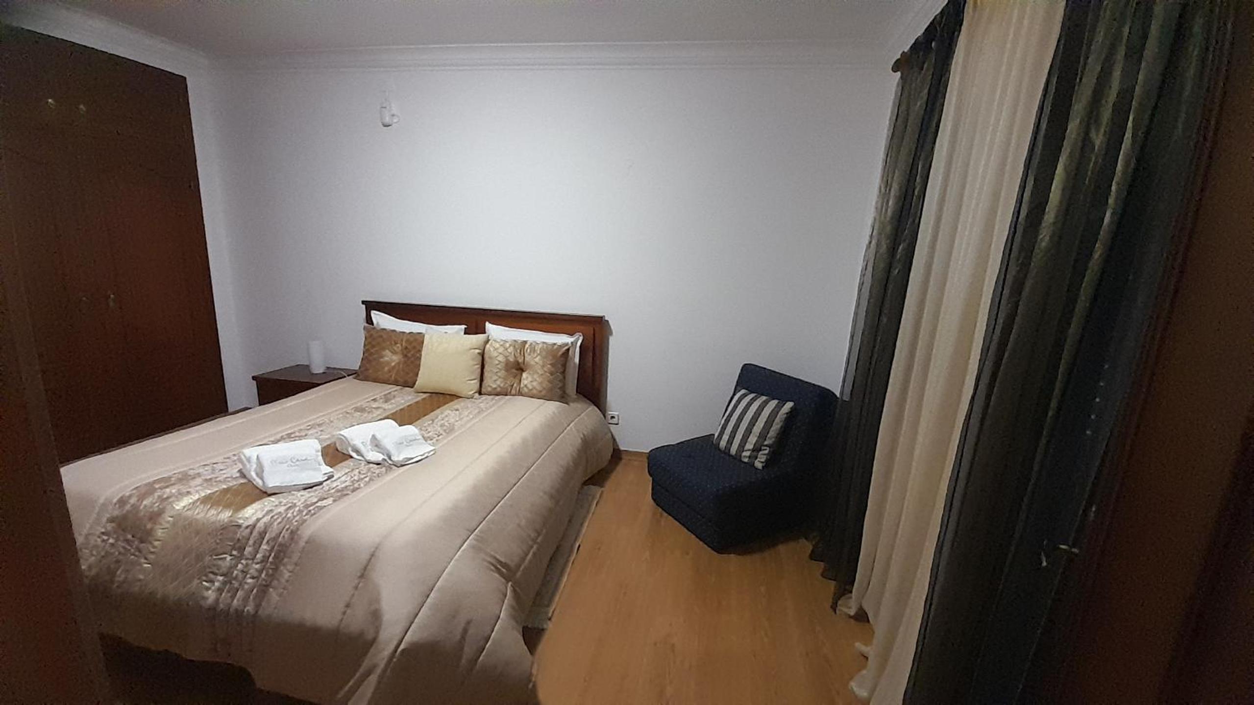 Two-Bedroom House - Photo 22