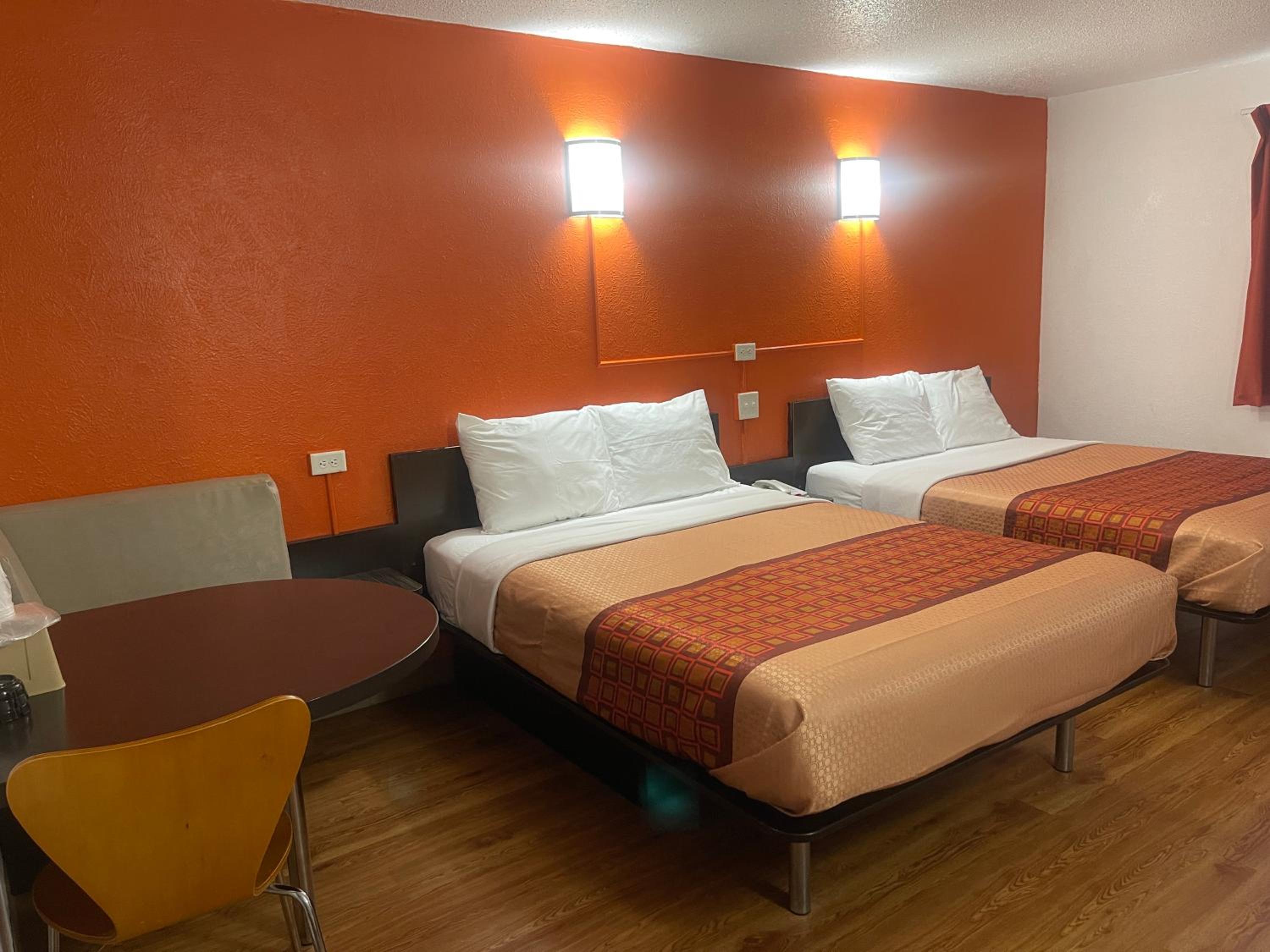 Deluxe Double Room with Shower photo 3