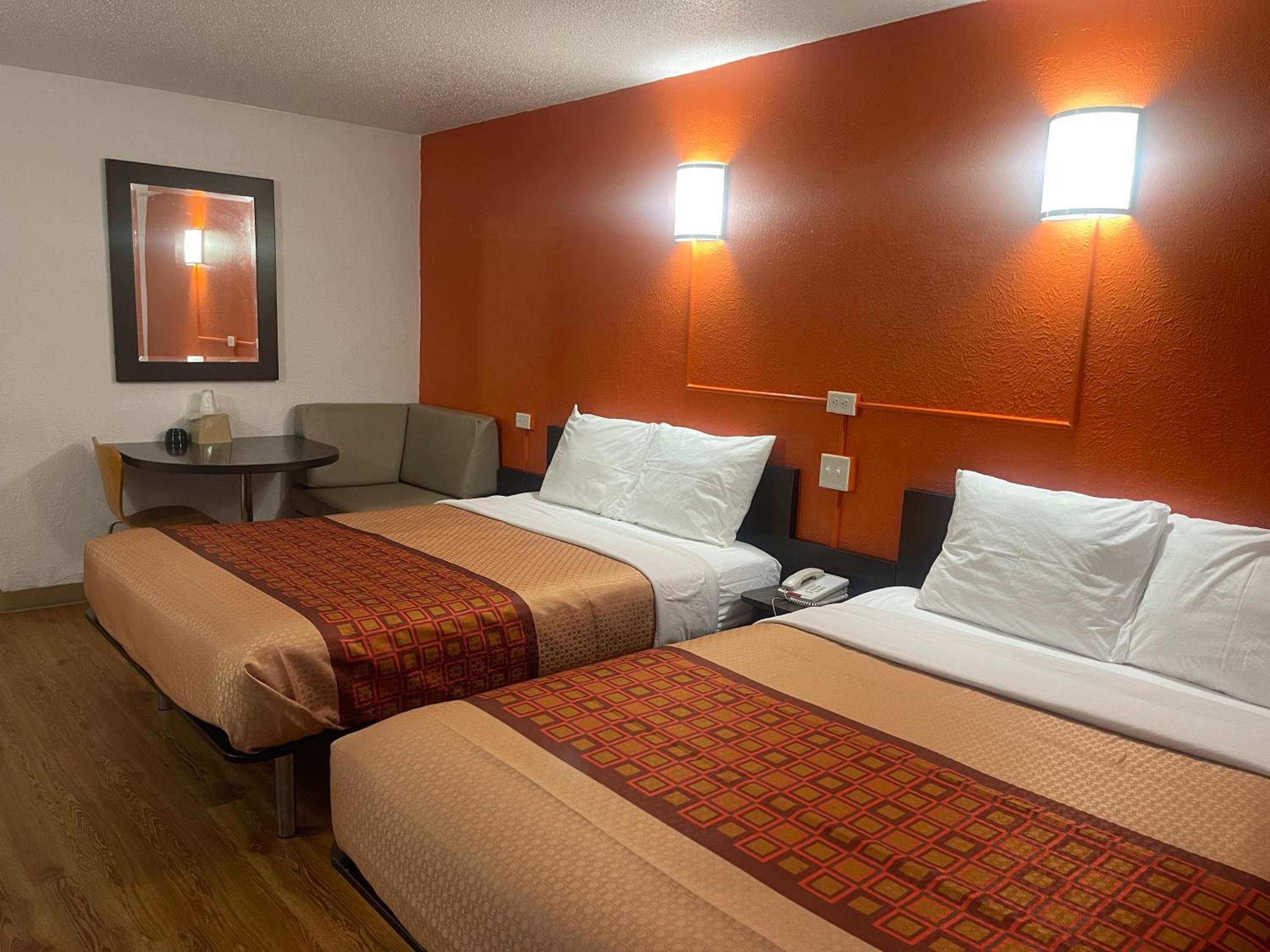 Deluxe Double Room with Shower photo 2
